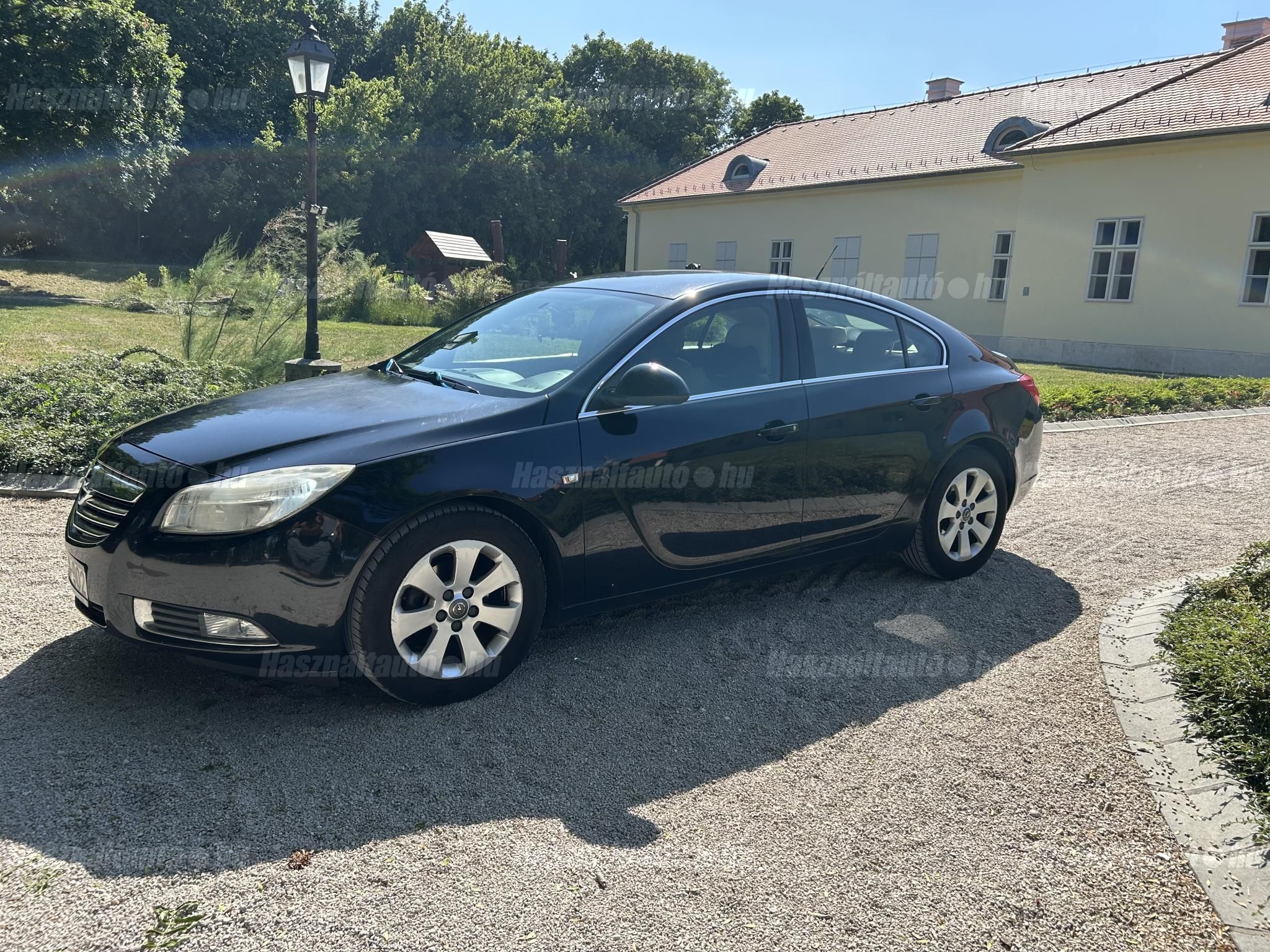 OPEL INSIGNIA 2012/6 - 1