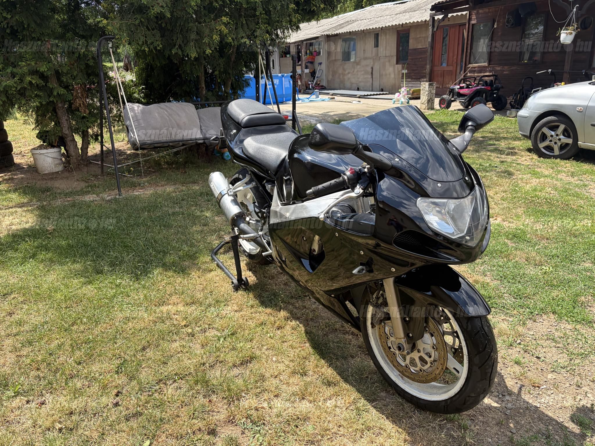 SUZUKI GSX-R 600 2002 - 1