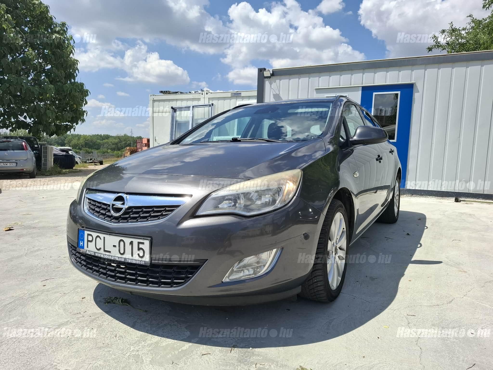OPEL ASTRA J 2011/6 - 1