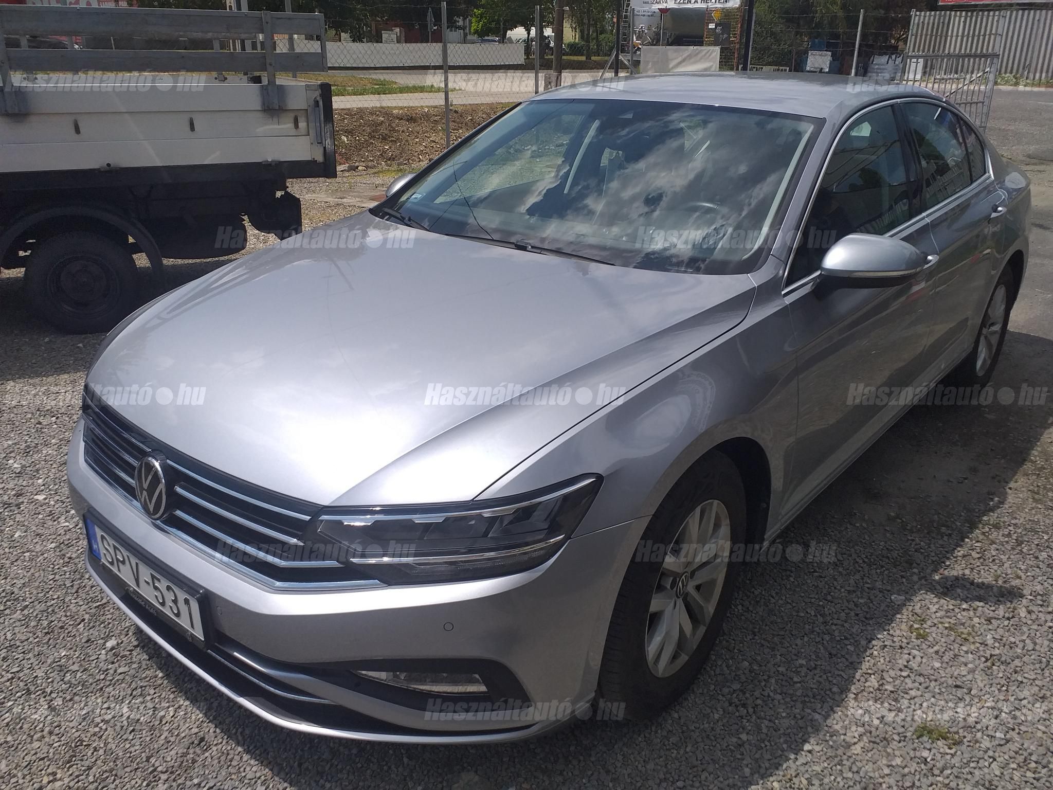 VOLKSWAGEN PASSAT 2021 - 1