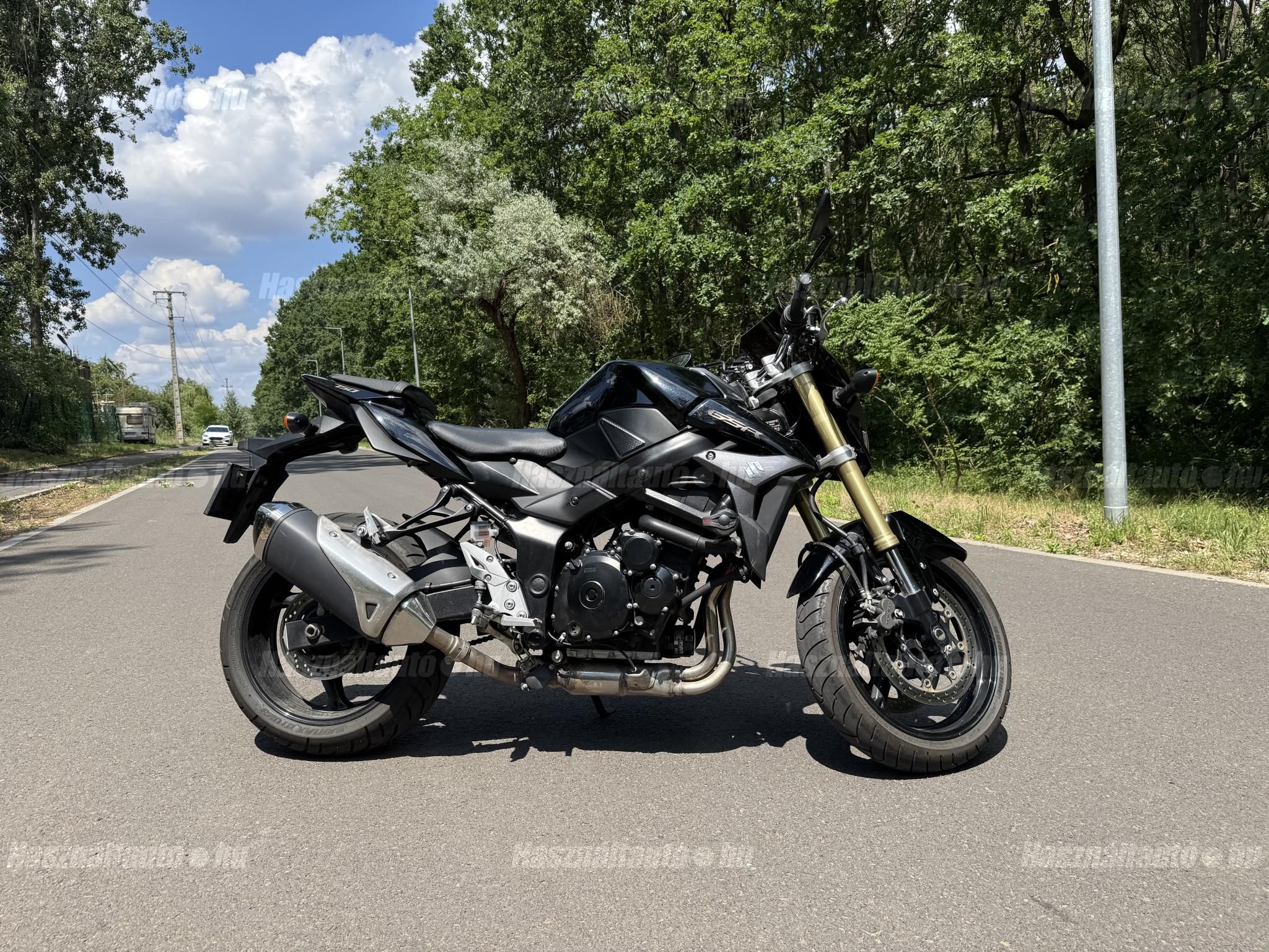 SUZUKI GSR 750 2012/7 - 1
