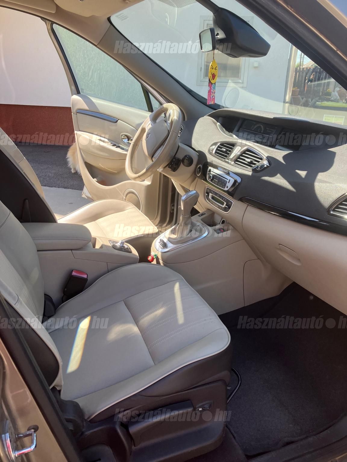 RENAULT SCENIC 2012/3 - 1