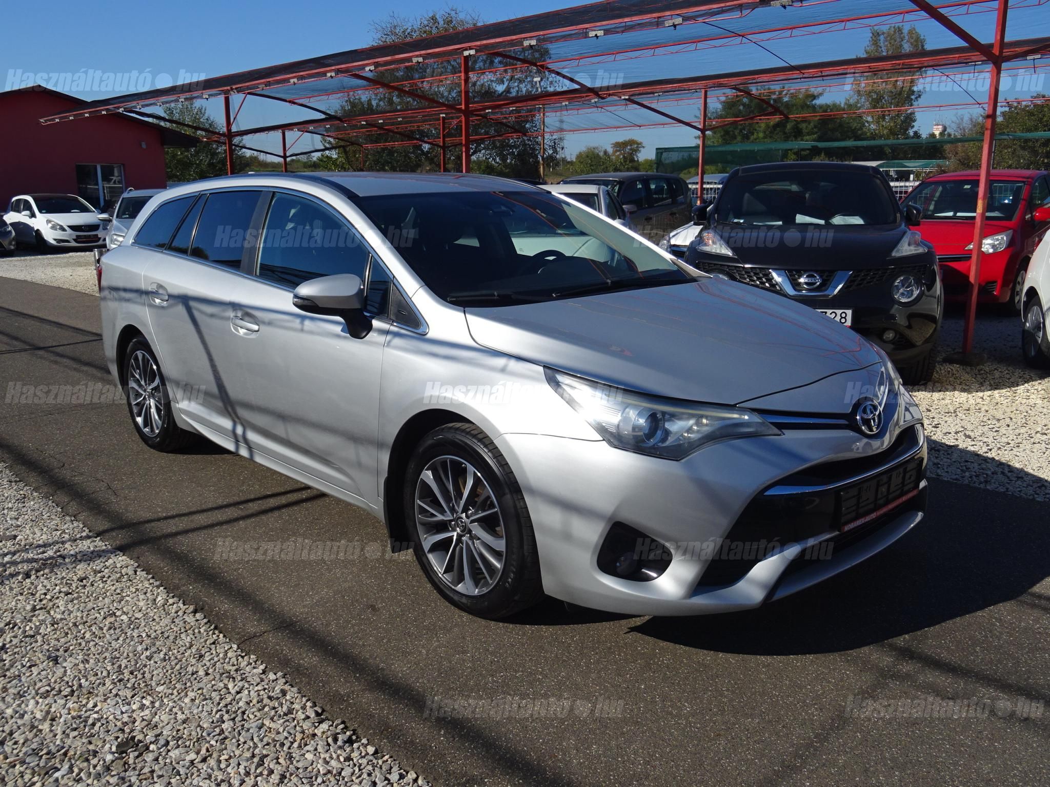 TOYOTA AVENSIS 2015/6 - 1