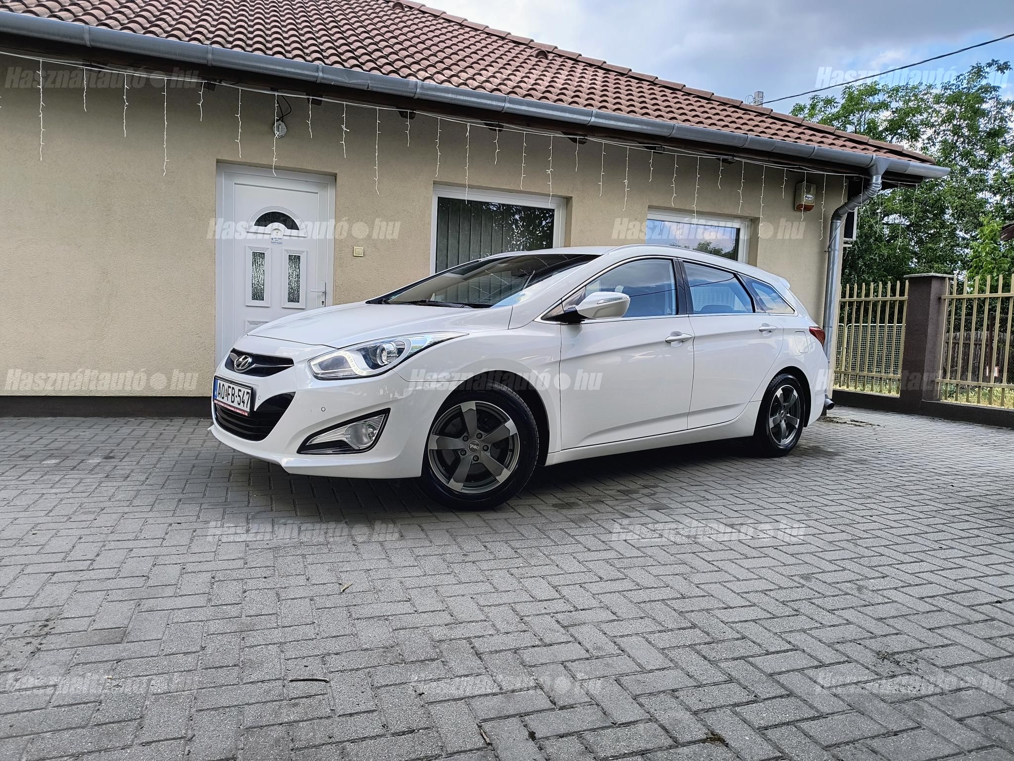 HYUNDAI I40 2012/4 - 1