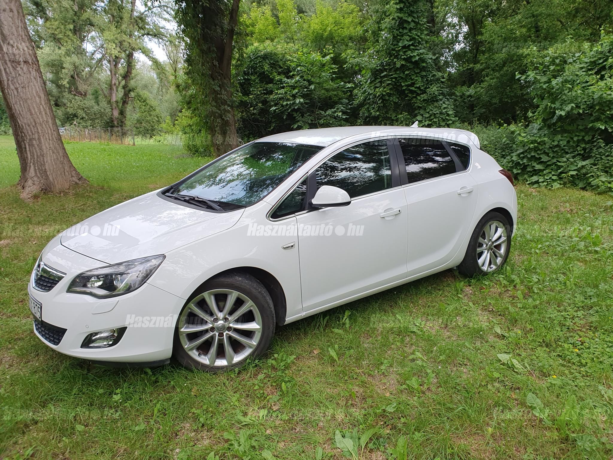 OPEL ASTRA J 2010/3 - 1