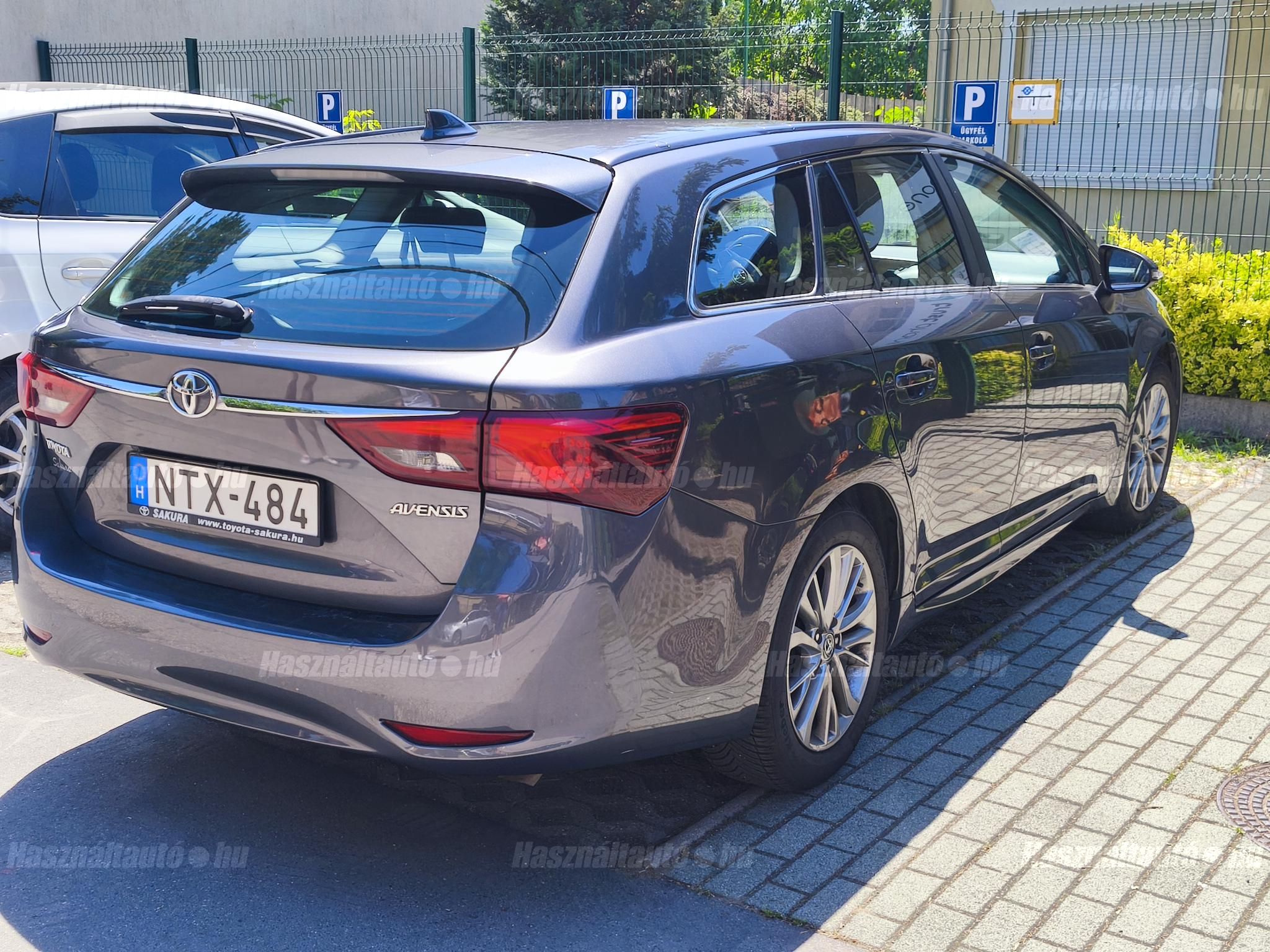 TOYOTA AVENSIS 2016/7 - 1