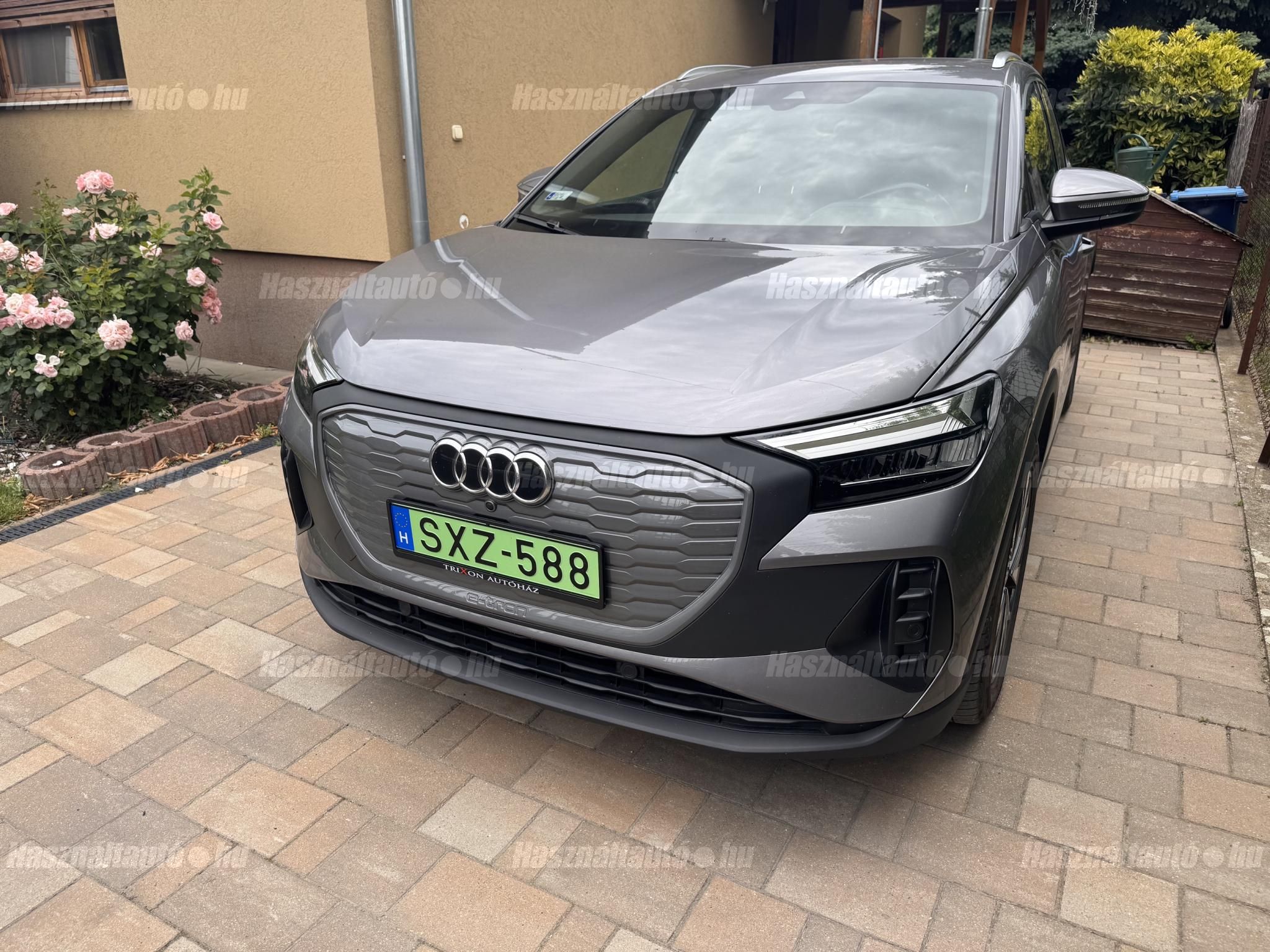 AUDI Q4 2021/10 - 1