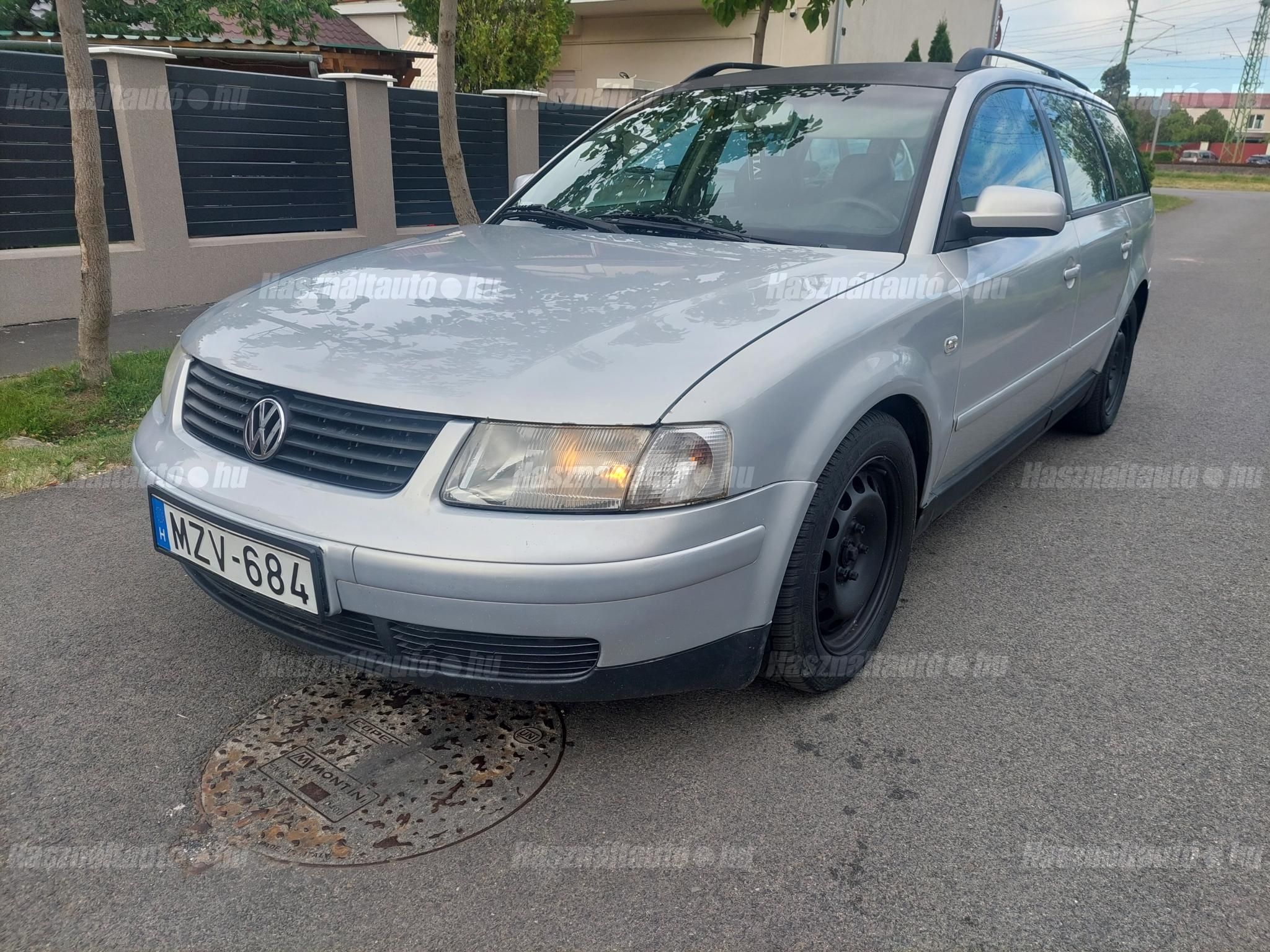 VOLKSWAGEN PASSAT V 2000/6 - 1