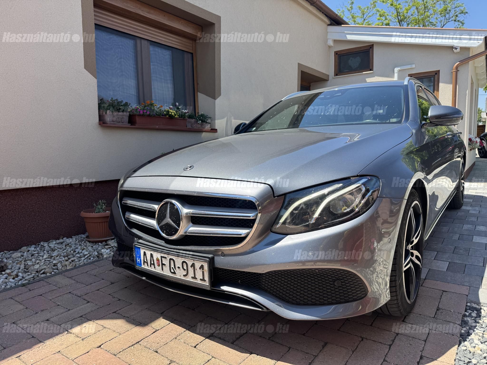 MERCEDES-BENZ E 220 2017/4 - 1