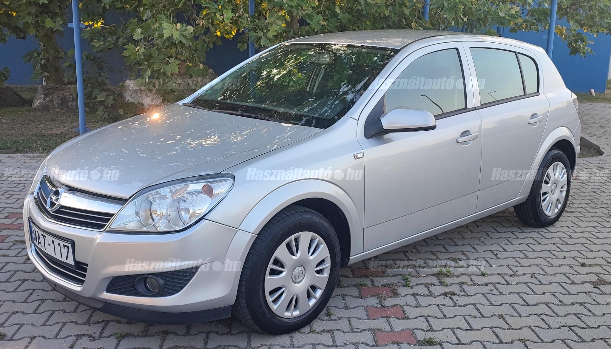 OPEL ASTRA H 2011/12 - 1