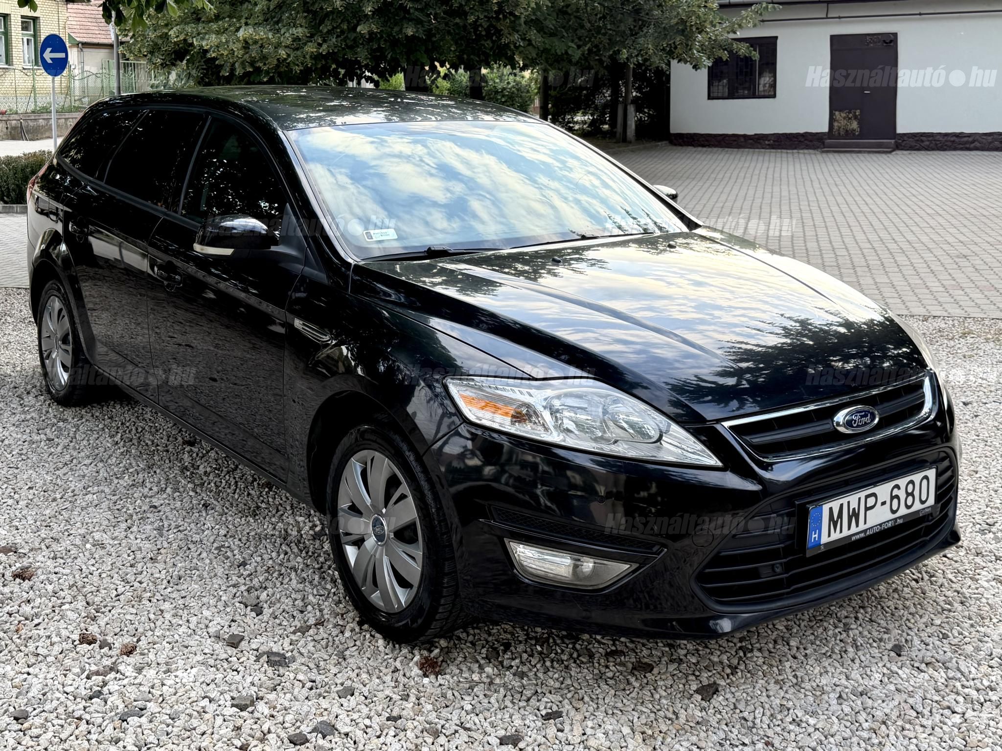 FORD MONDEO 2014/8 - 1