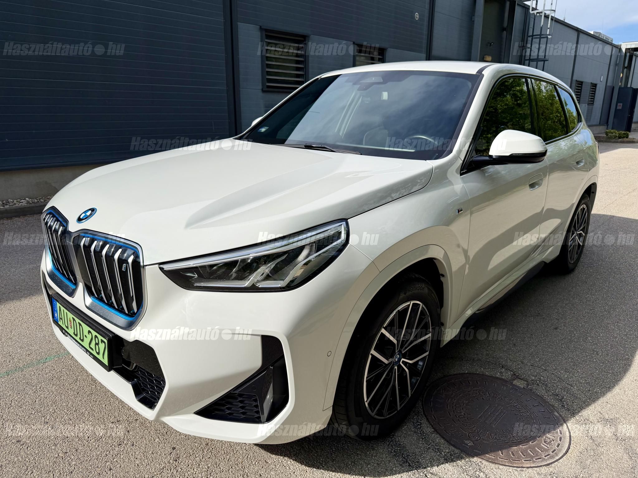 BMW IX1 2023/3 - 1