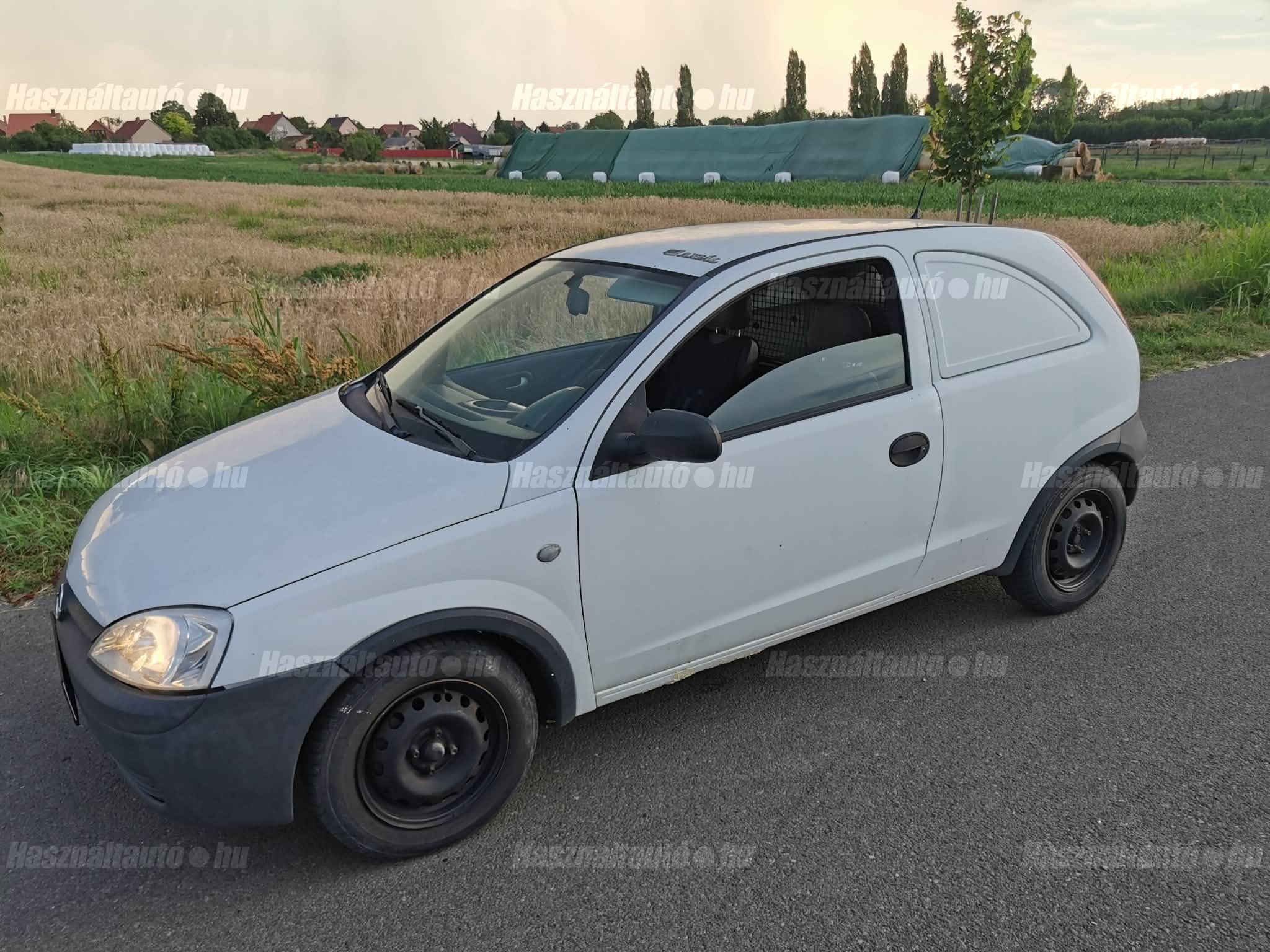 OPEL CORSA C 2000/5 - 1