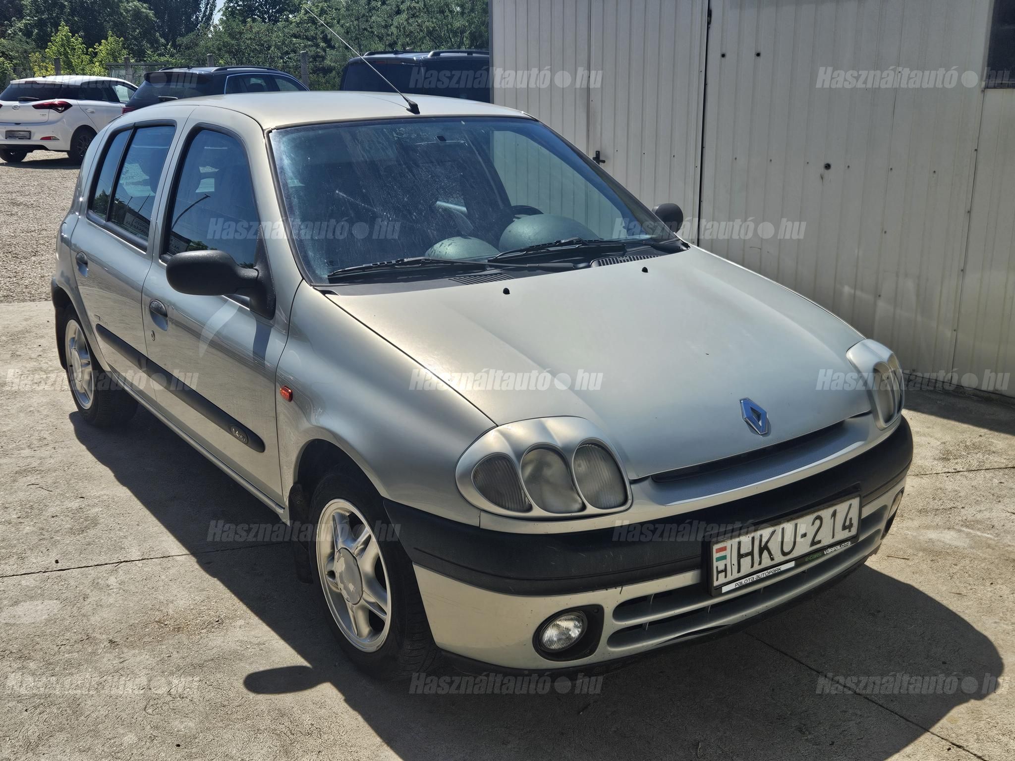 RENAULT CLIO 2000/12 - 1