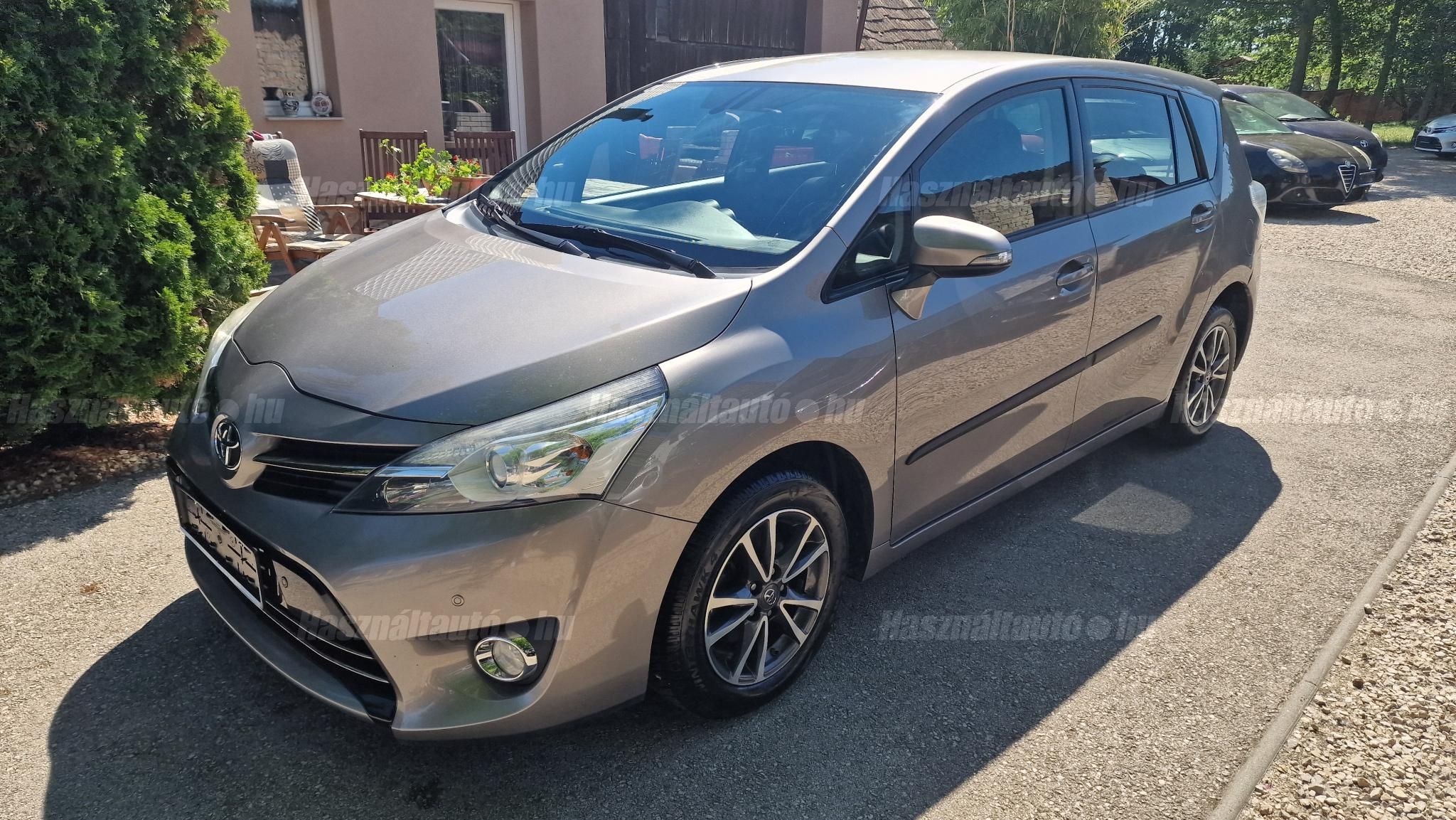 TOYOTA VERSO 2014/10 - 1