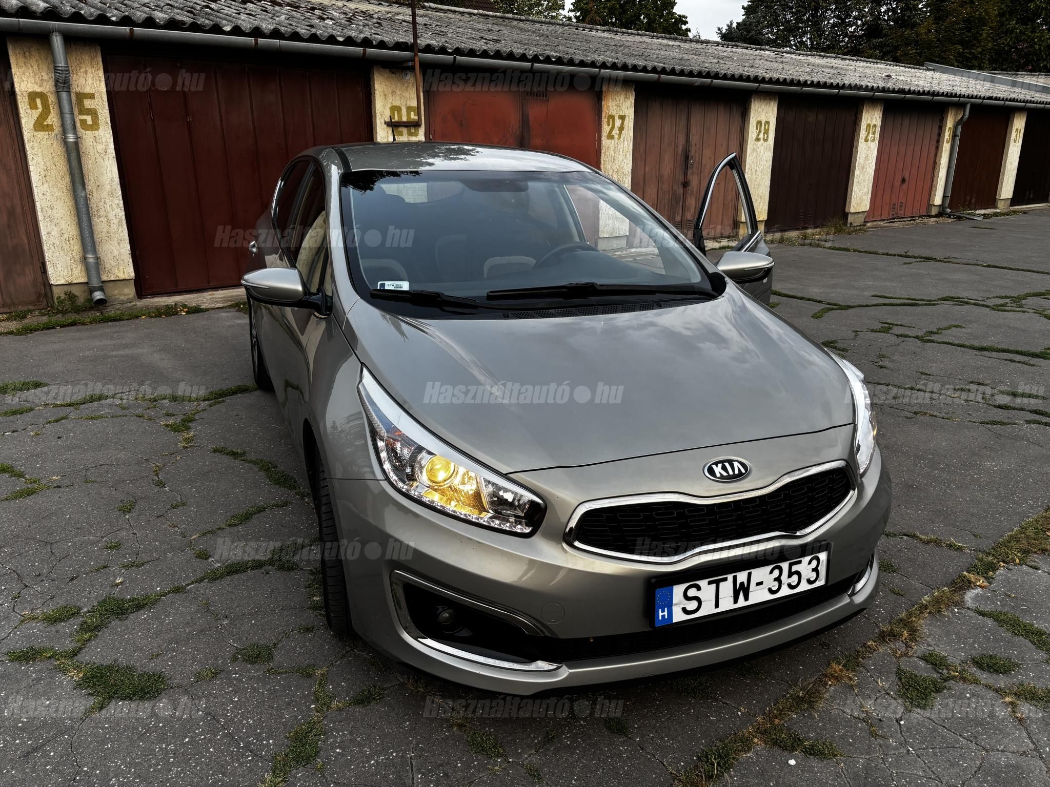 KIA CEE'D 2016/12 - 1