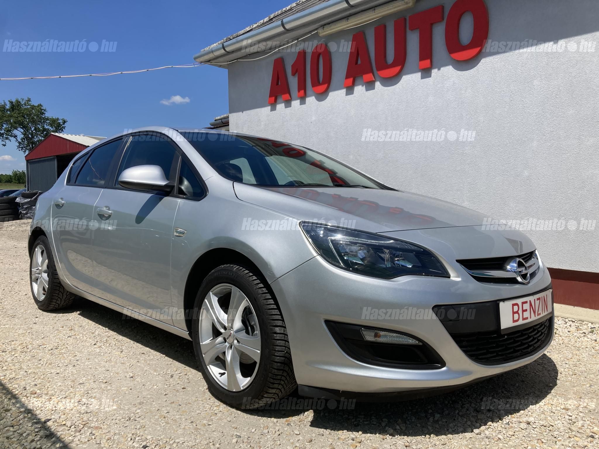 OPEL ASTRA J 2013/4 - 1