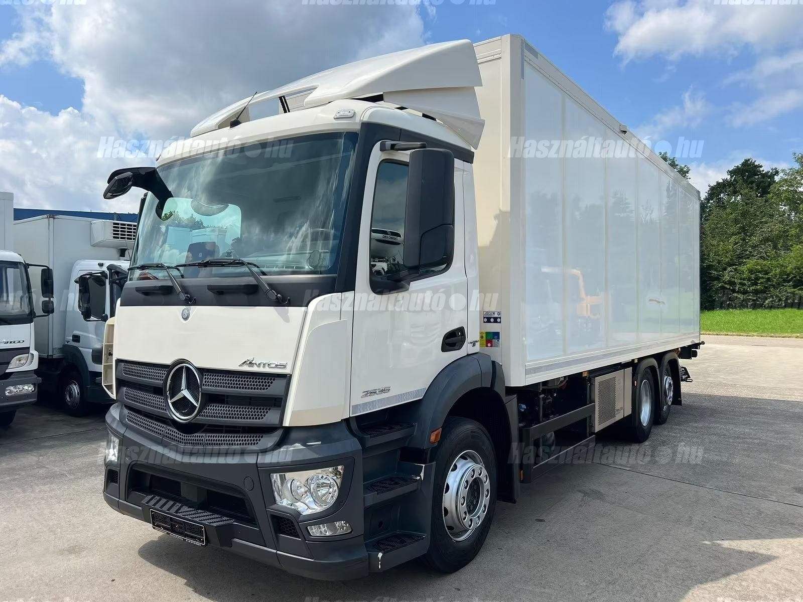 MERCEDES-BENZ 2016/7 - 1