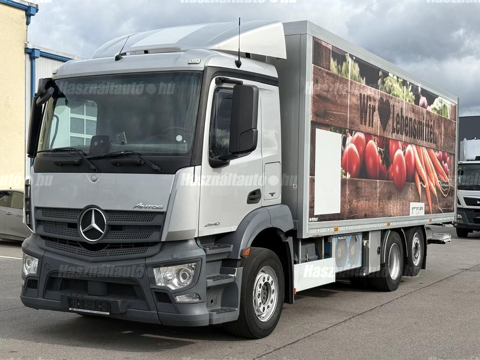 MERCEDES-BENZ 2017/10 - 1