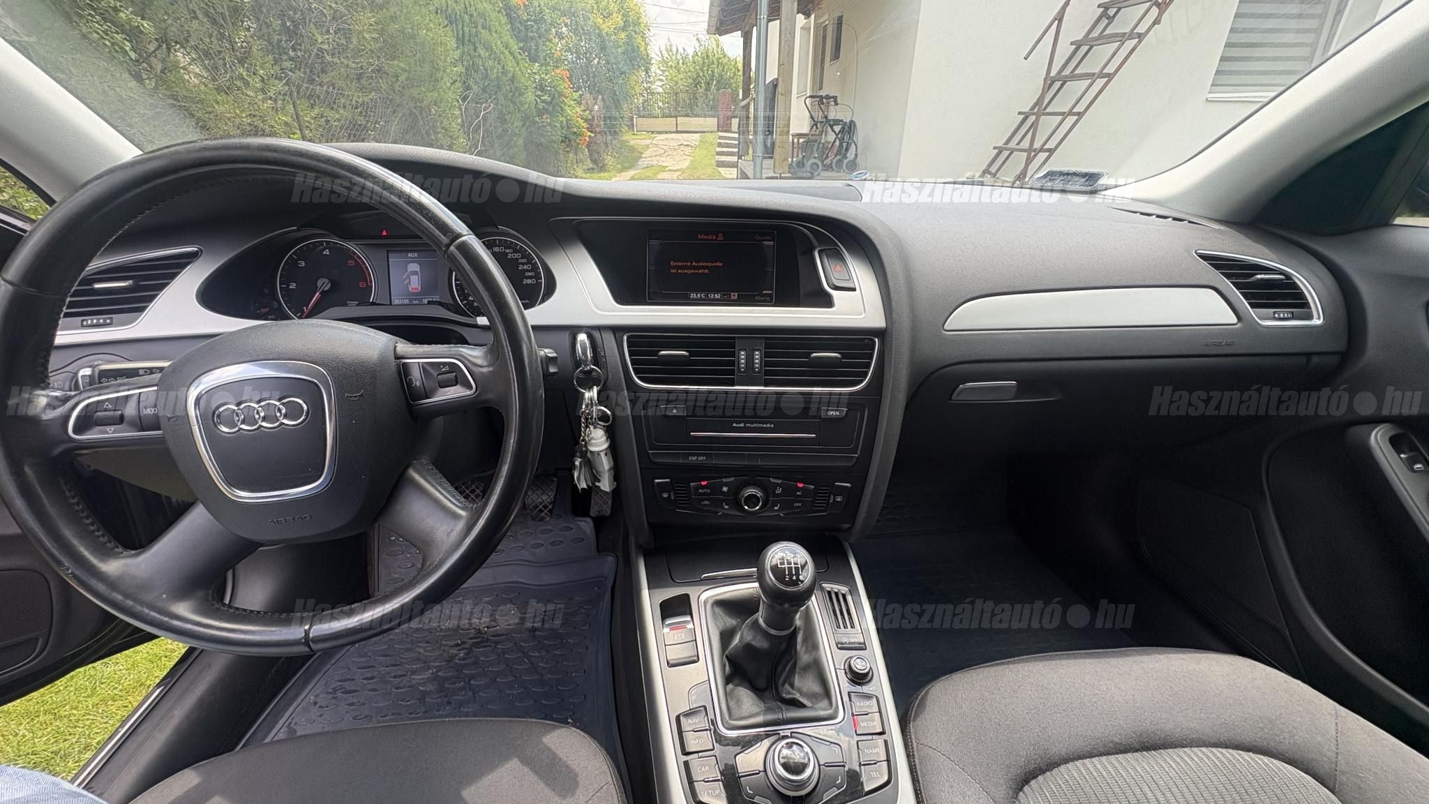 AUDI A4 2009/11 - 1