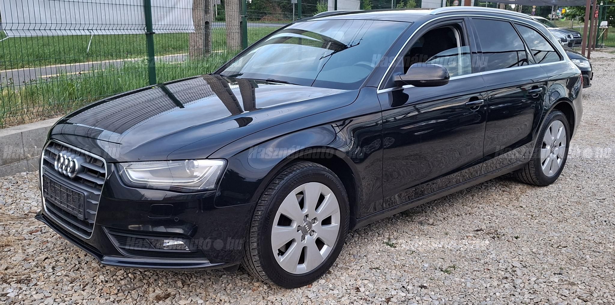 AUDI A4 2013/6 - 1