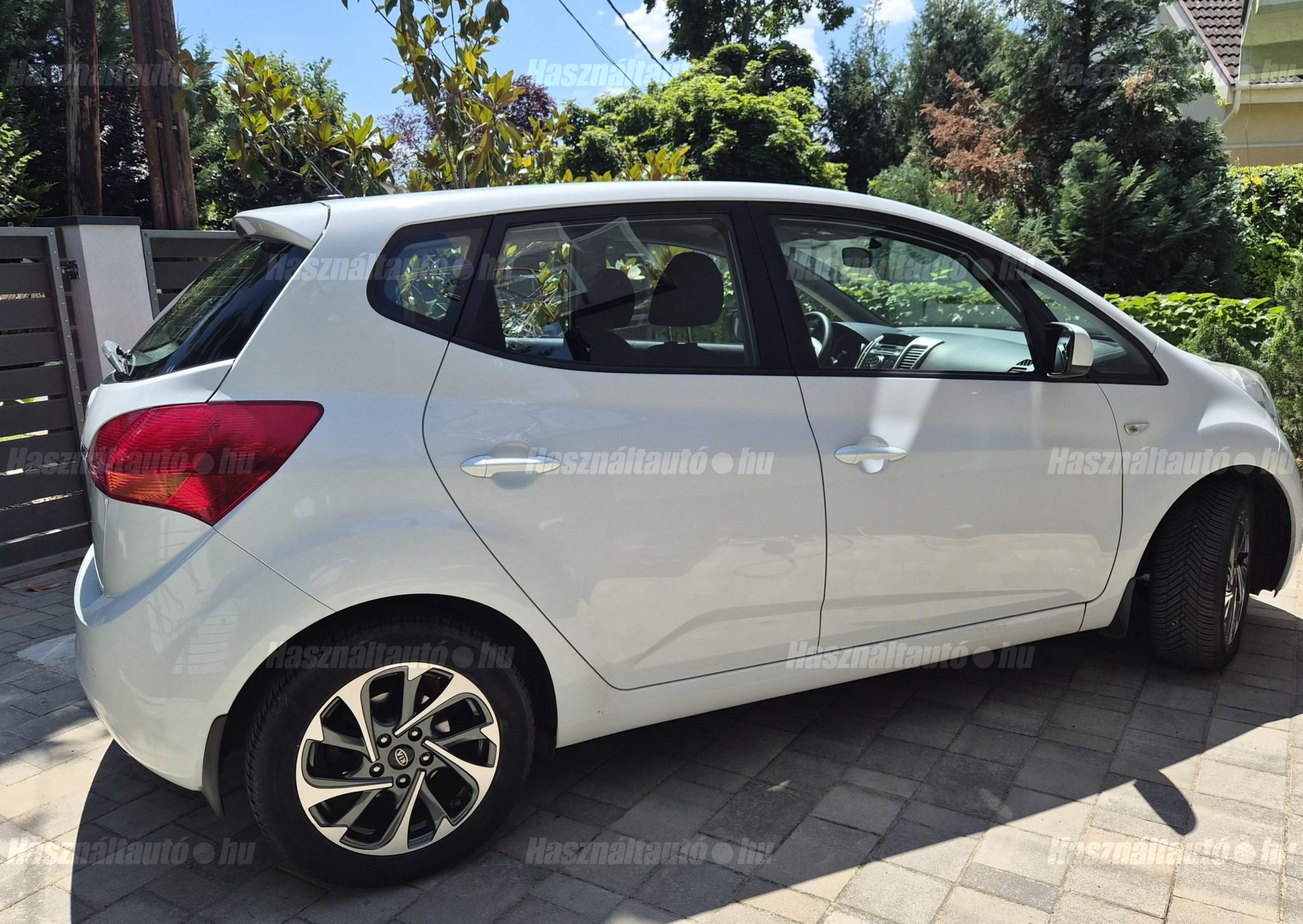 KIA VENGA 2015/12 - 1