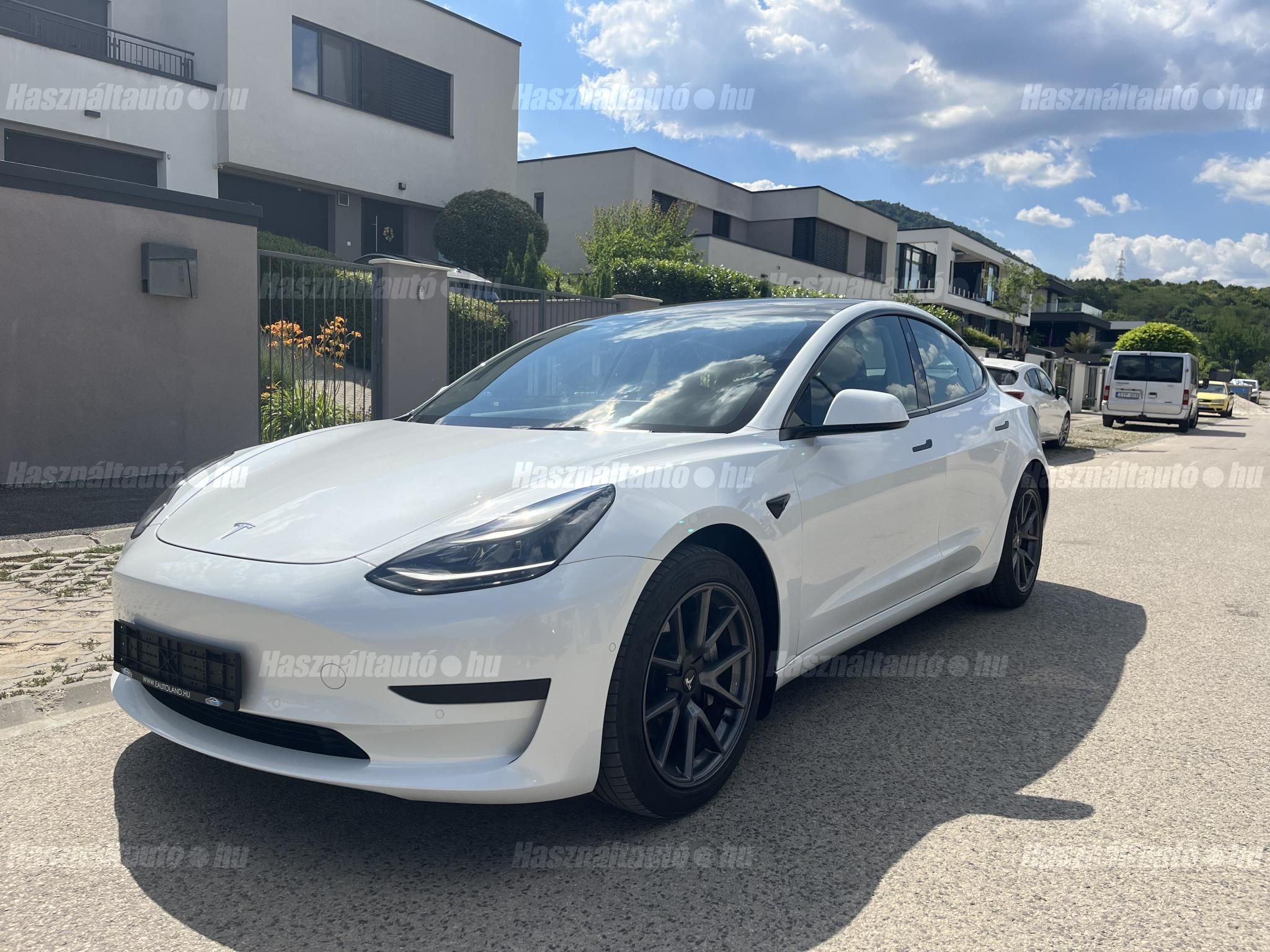 TESLA MODEL 3 2021/6 - 1