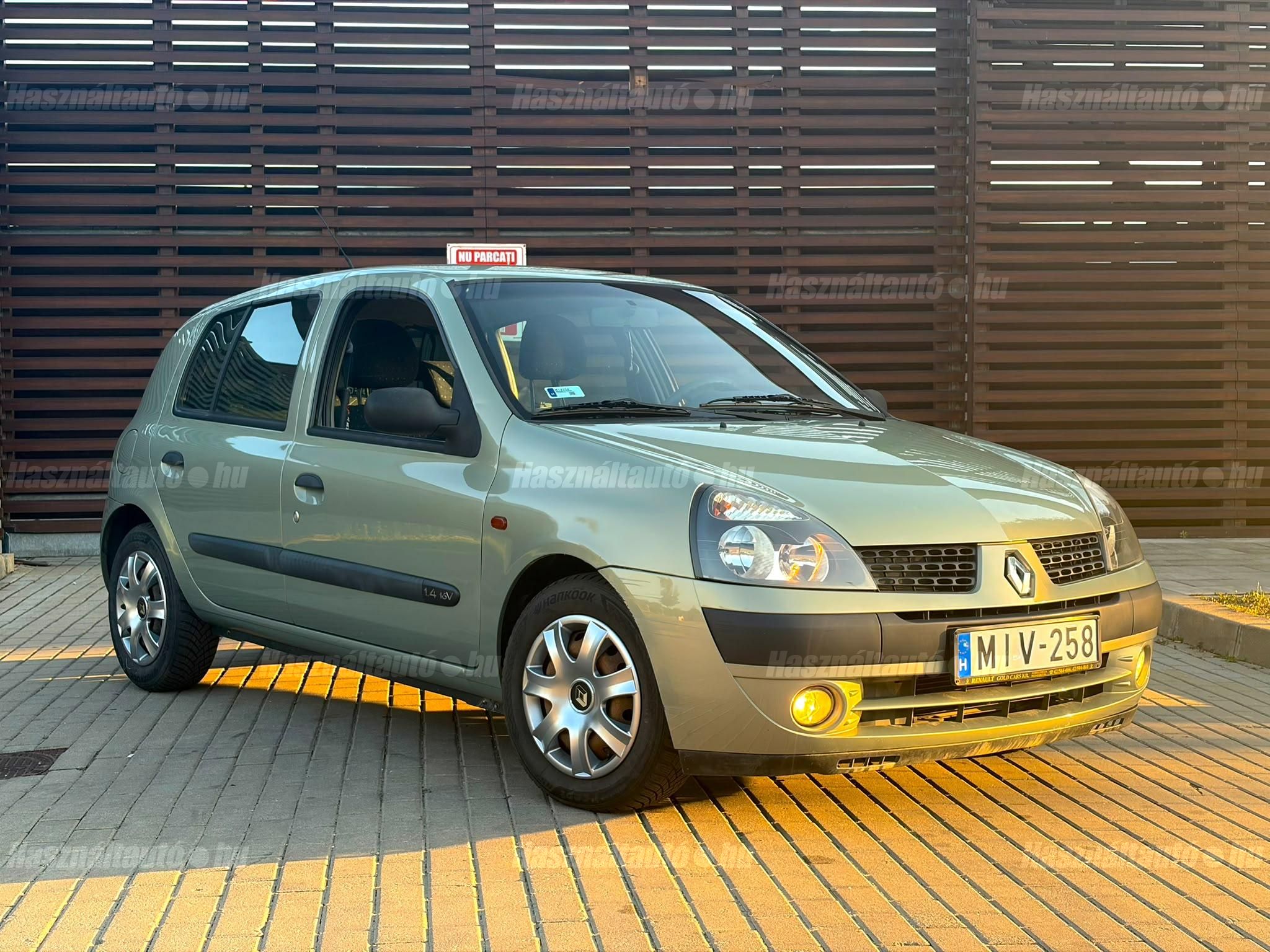 RENAULT CLIO 2002/9 - 1