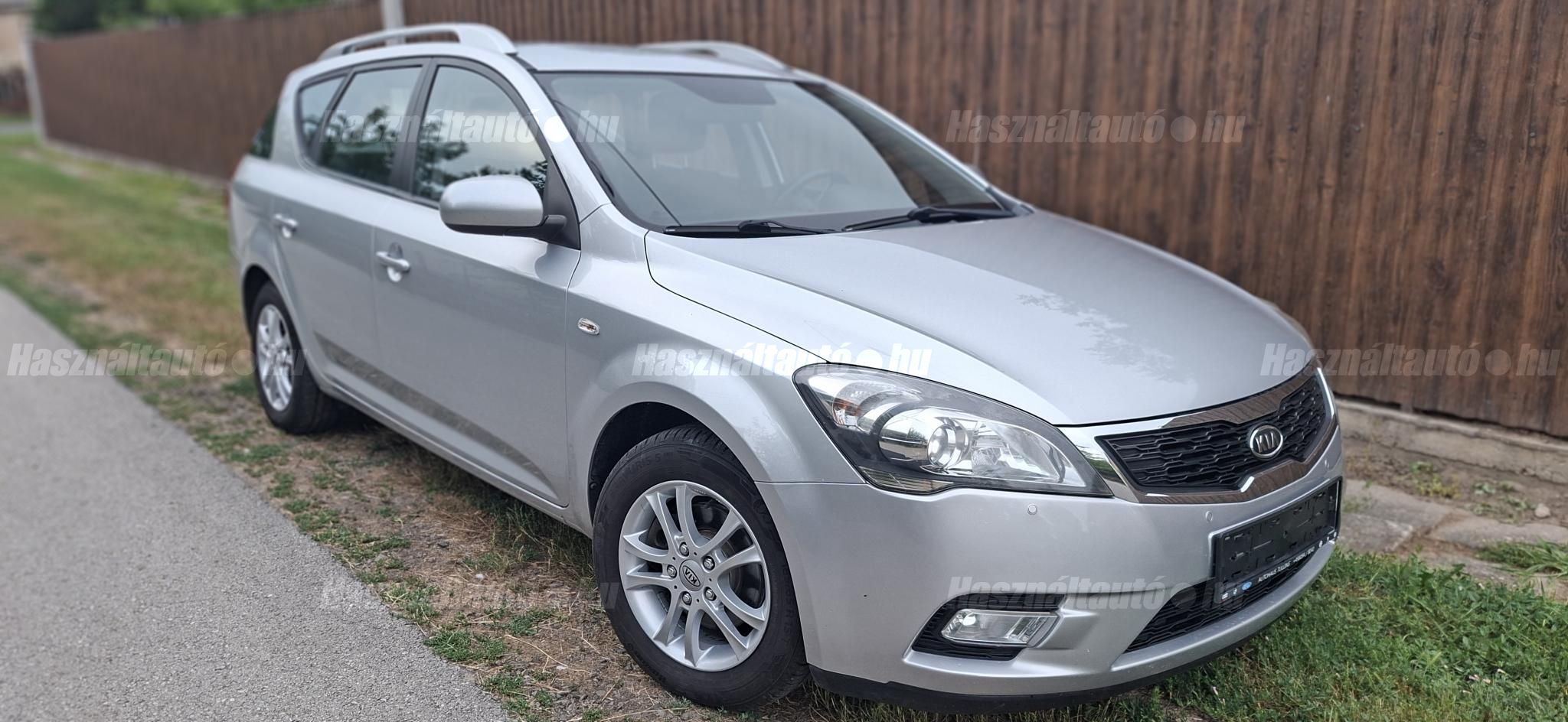 KIA CEE'D 2011/5 - 1