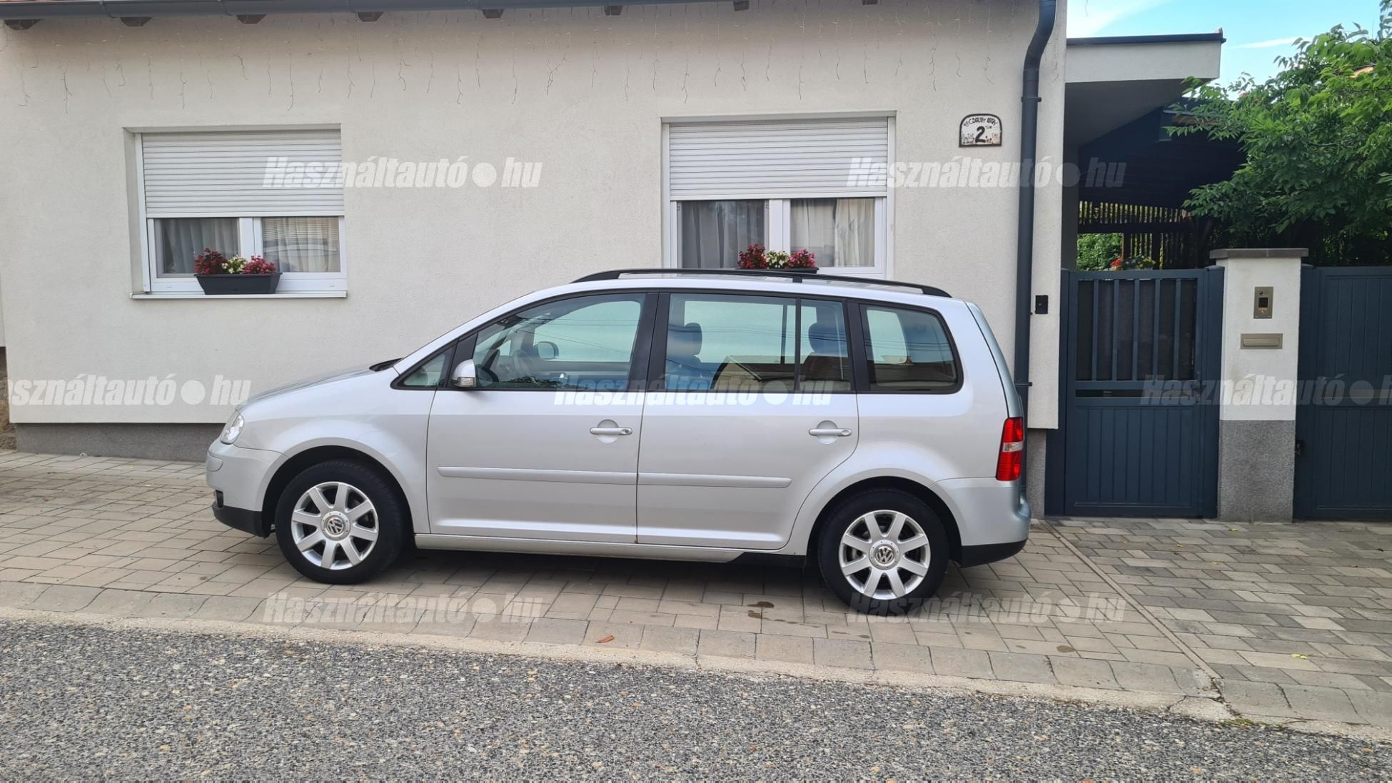 VOLKSWAGEN TOURAN 2004/11 - 1