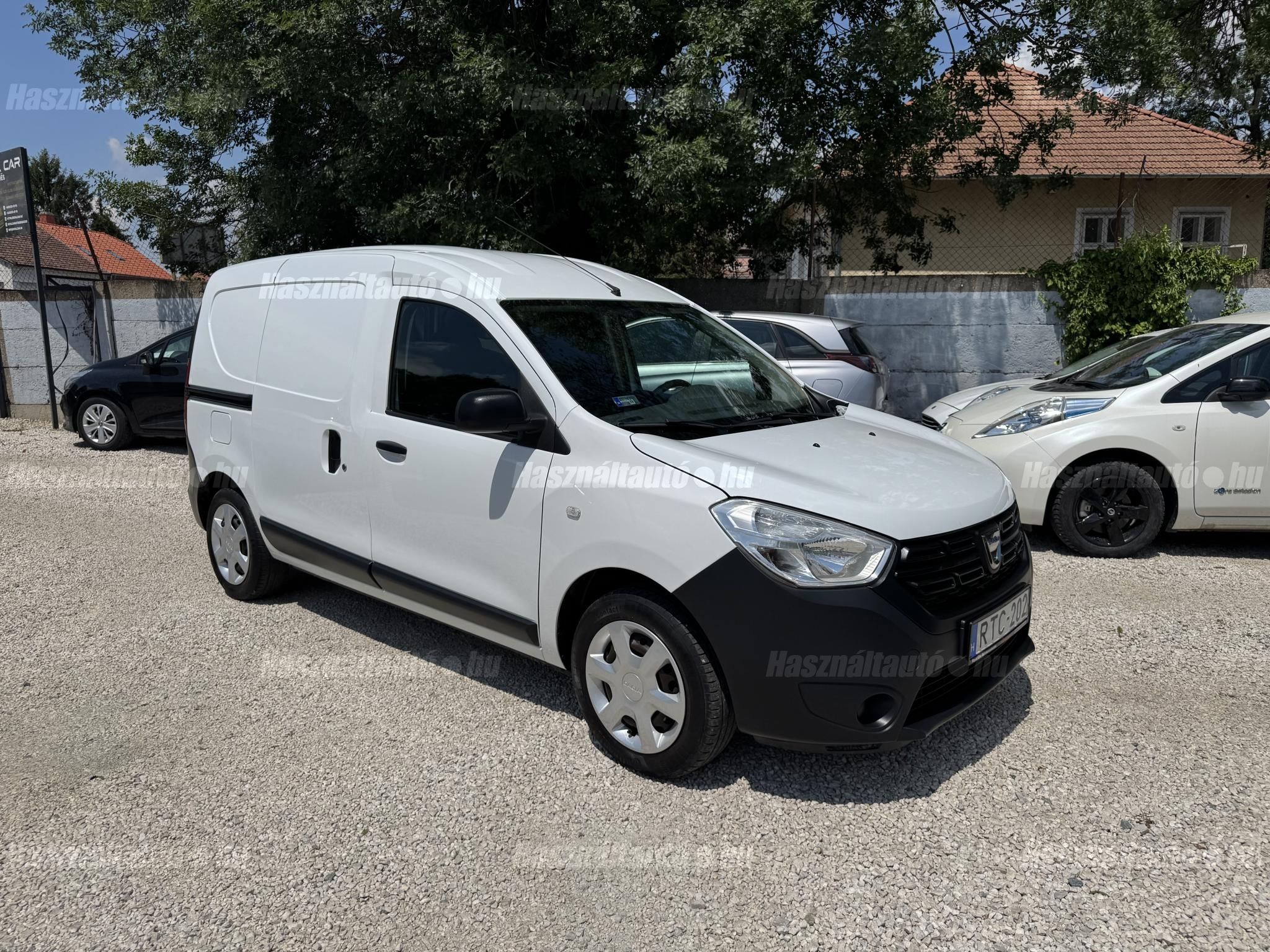 DACIA DOKKER 2019/8 - 1