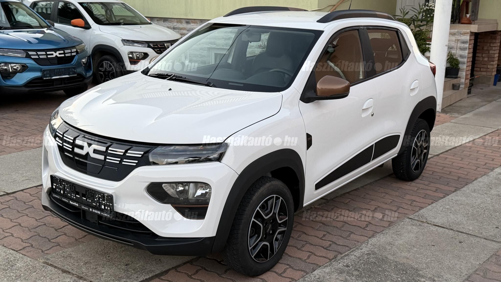 DACIA SPRING 2023/11 - 1