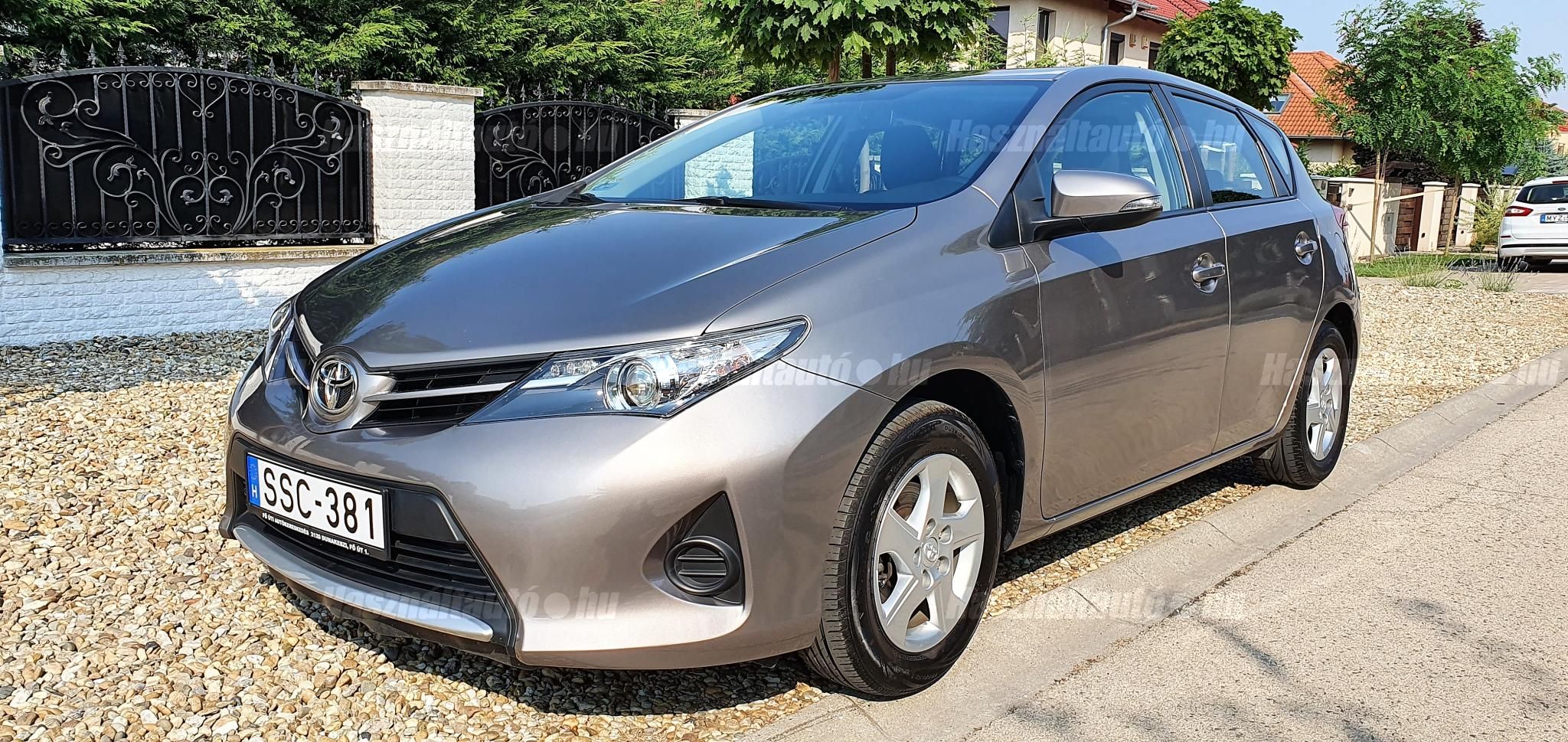 TOYOTA AURIS 2013/3 - 1