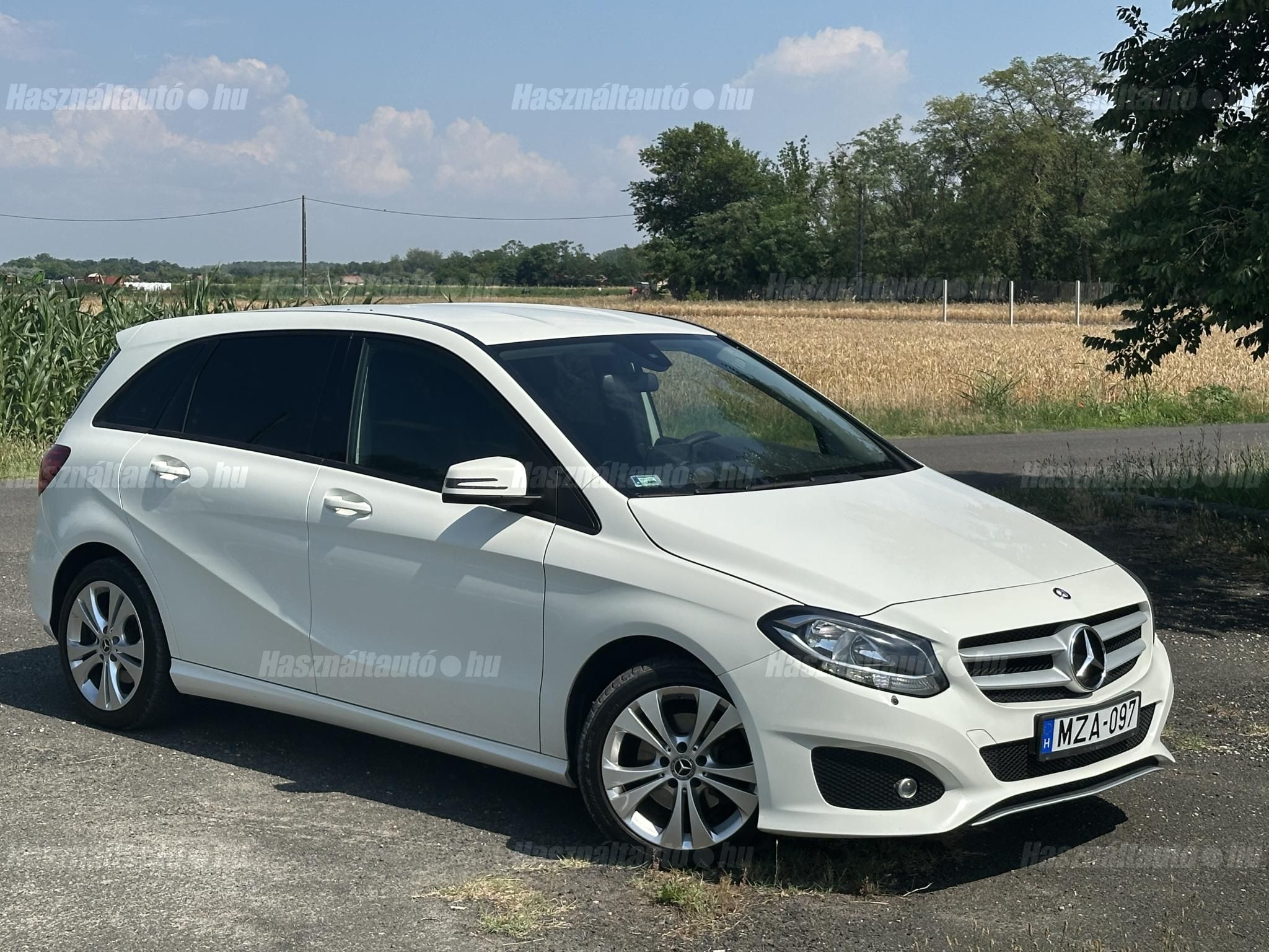 MERCEDES-BENZ B 220 2015 - 1