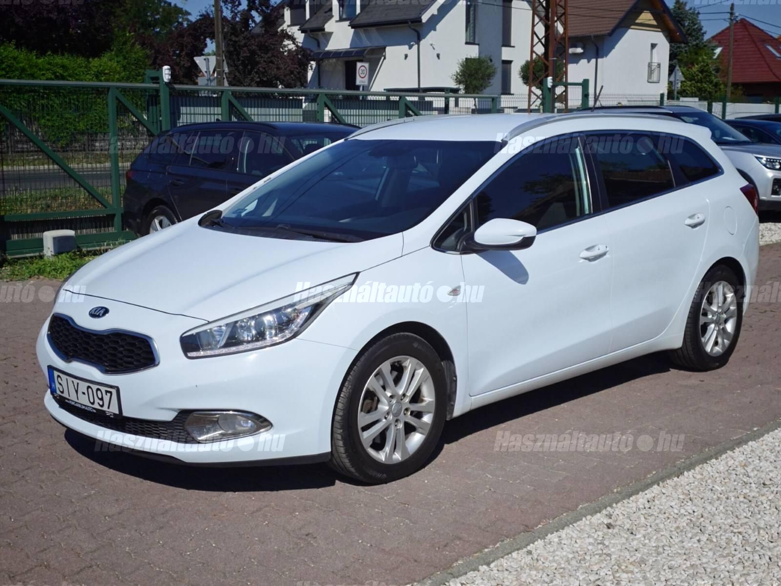 KIA CEE'D 2015/6 - 1