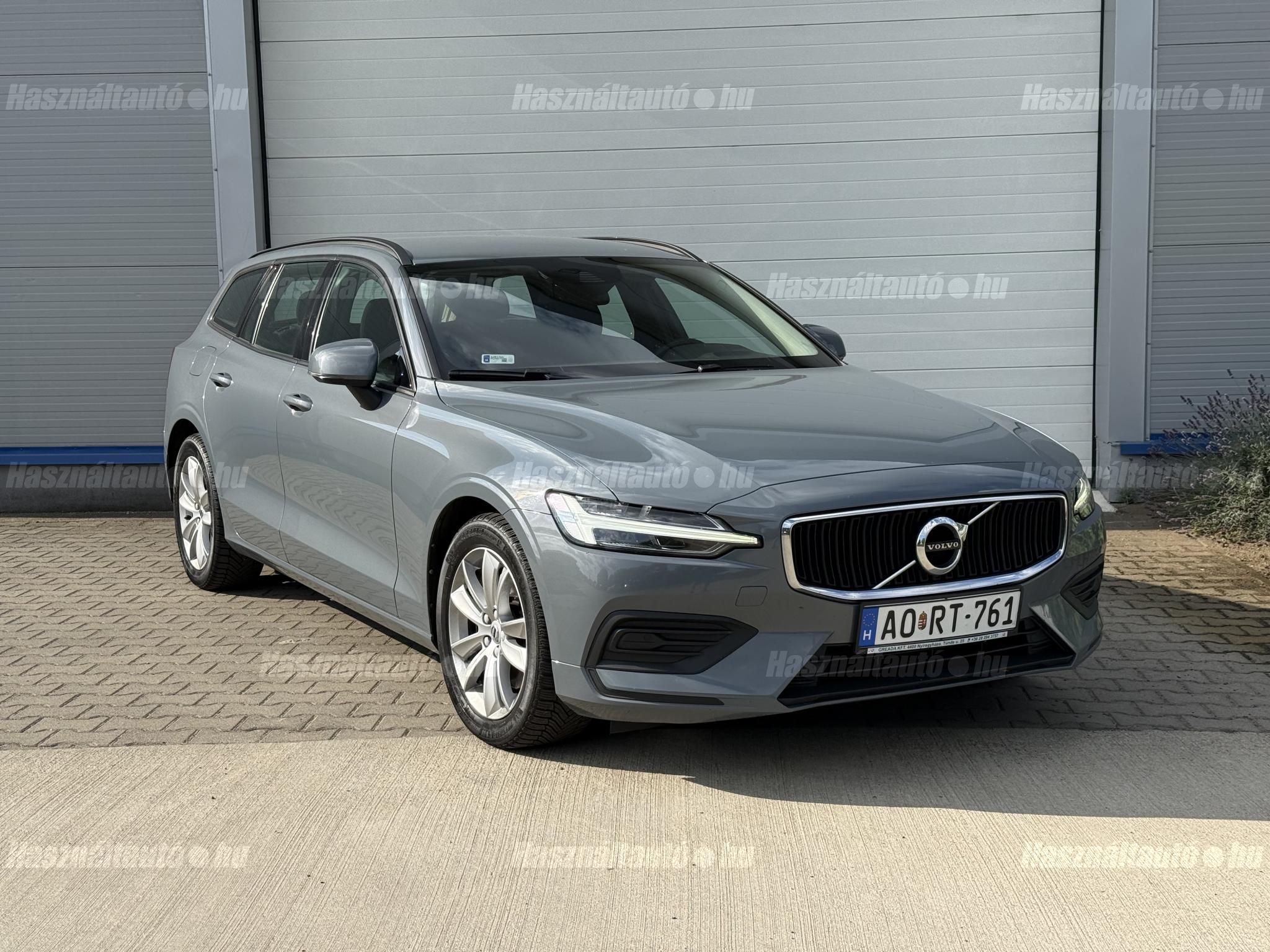 VOLVO V60 2022/3 - 1