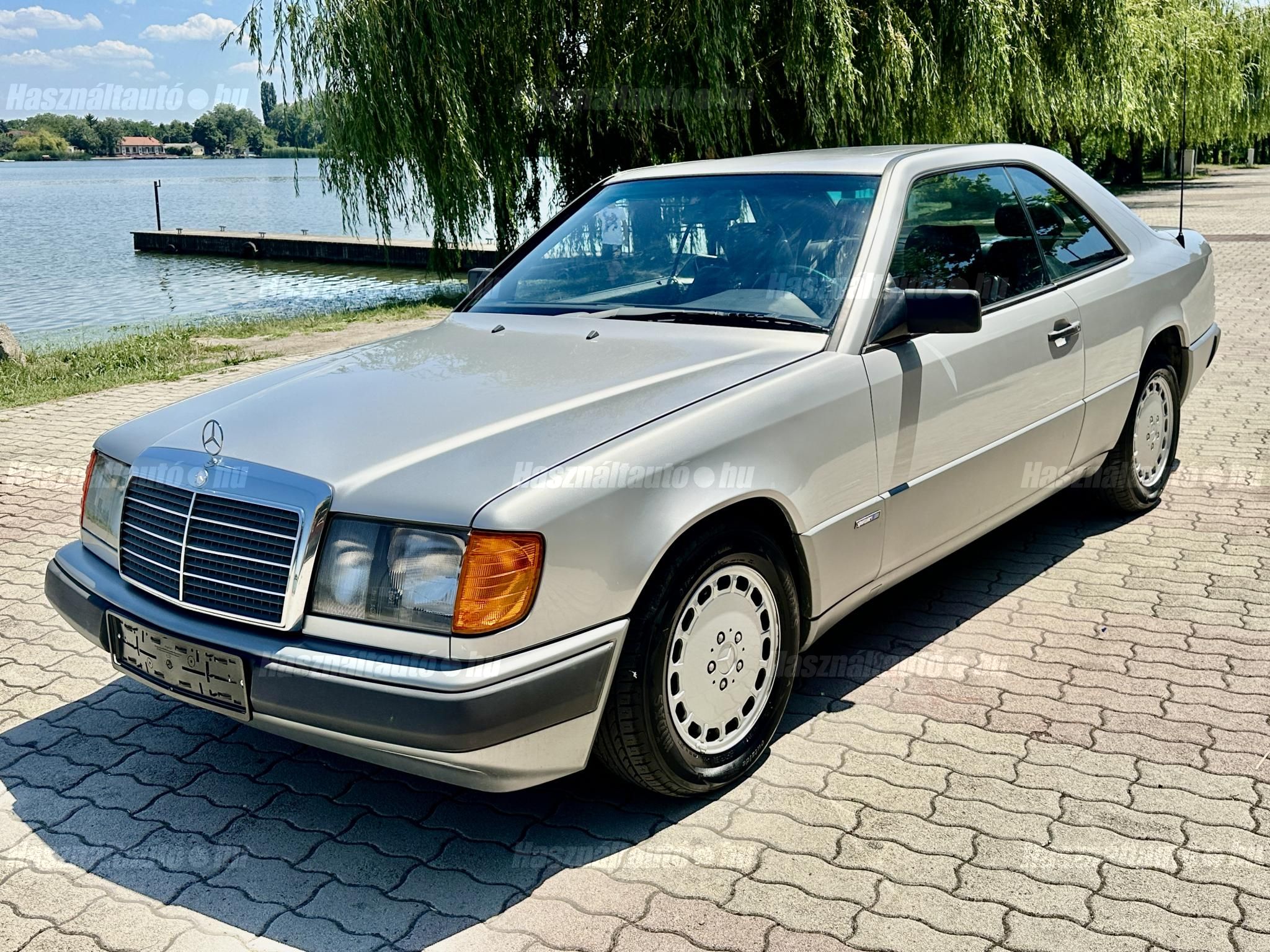 MERCEDES-BENZ 300 1989/12 - 1
