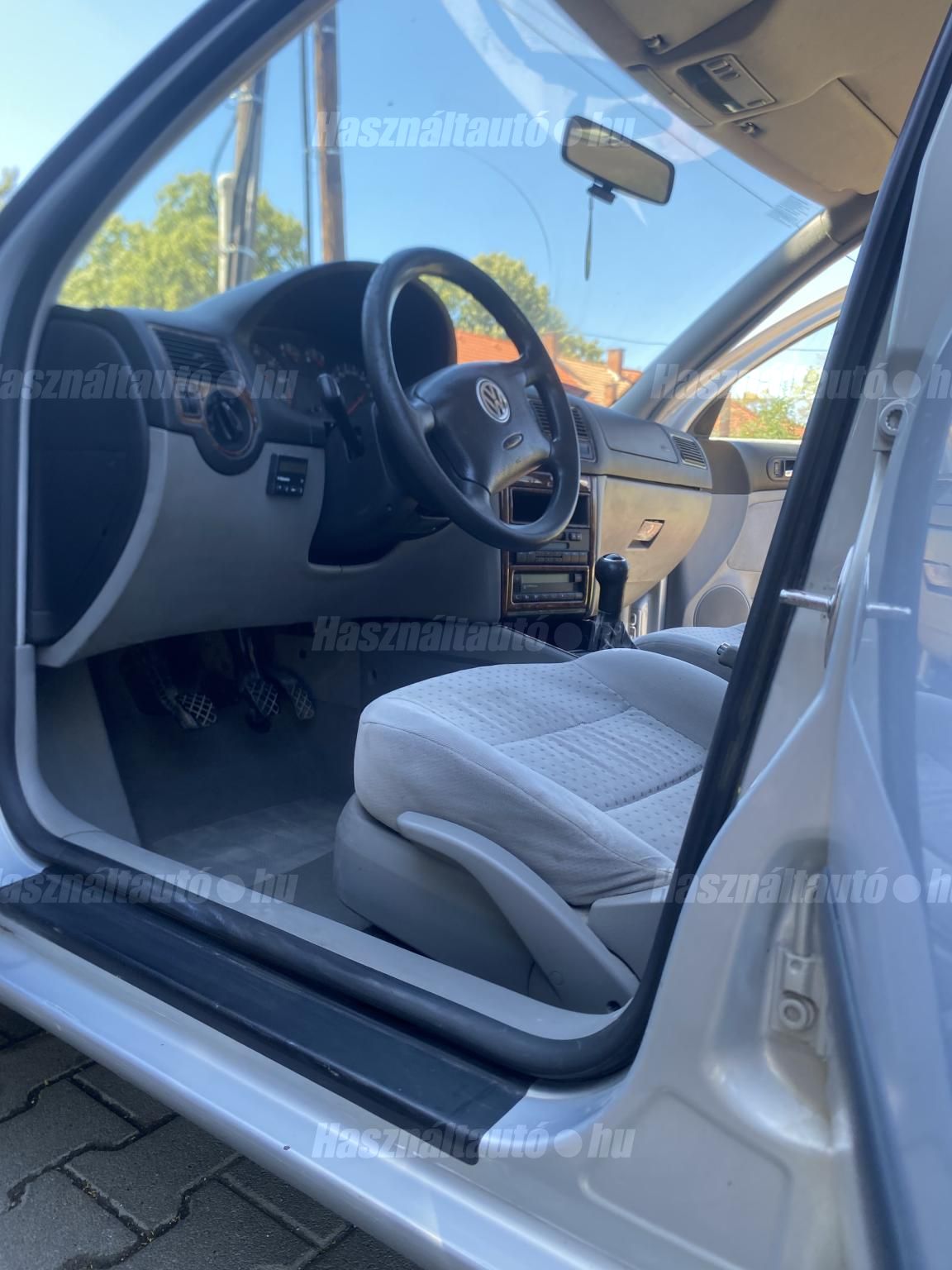 VOLKSWAGEN GOLF IV 1998/8 - 1