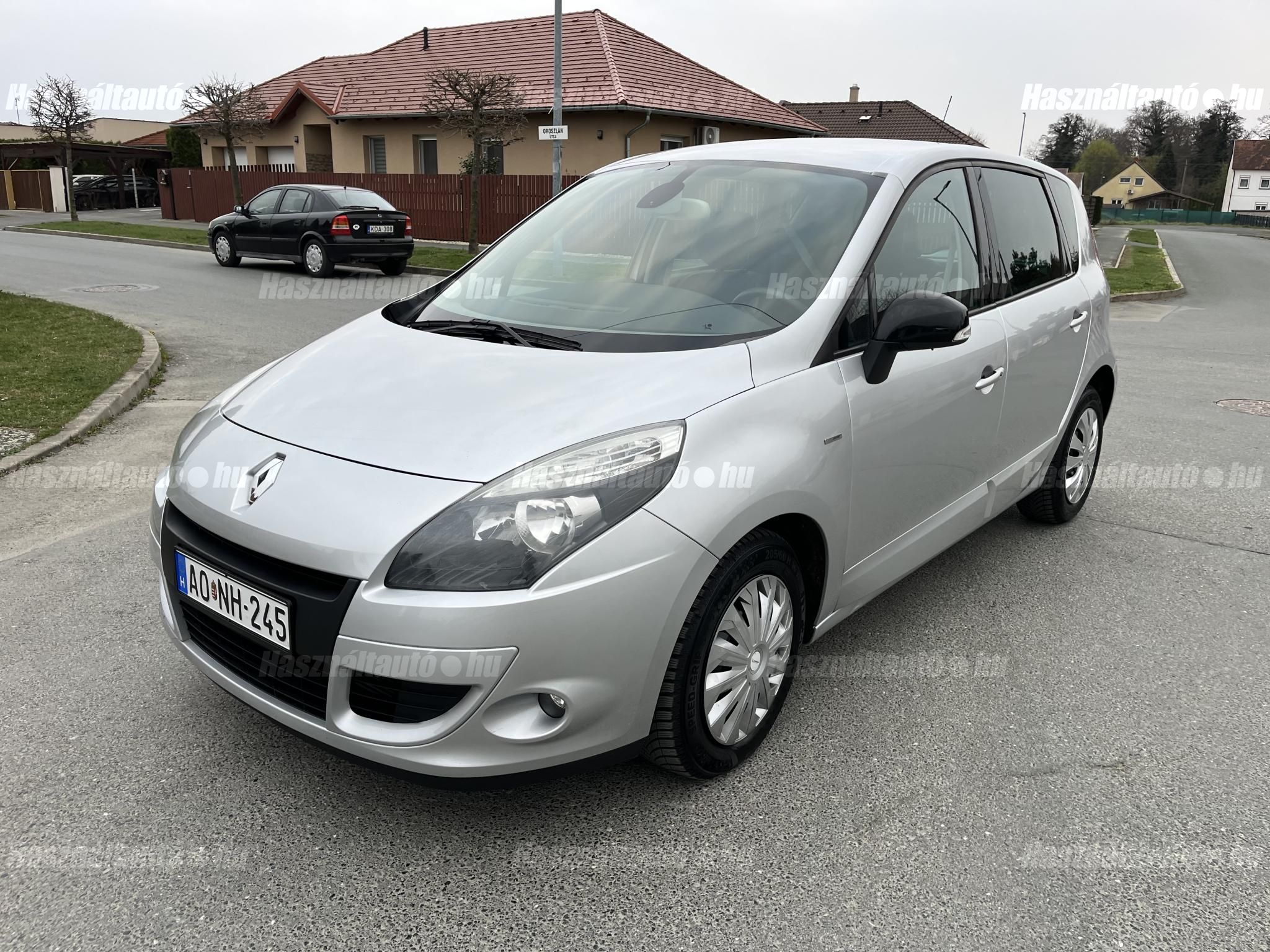 RENAULT SCENIC 2011/9 - 1