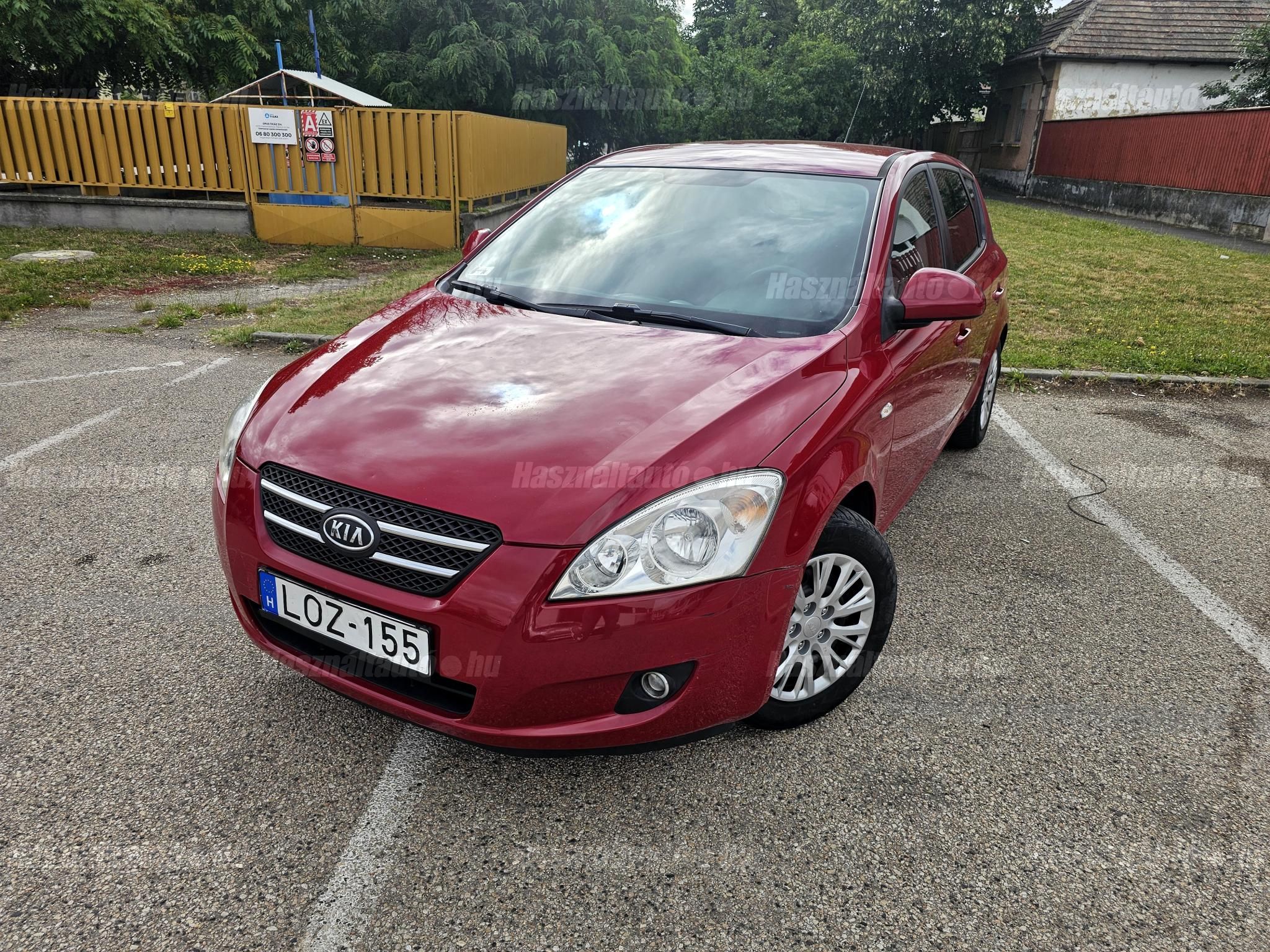 KIA CEE'D 2009/11 - 1
