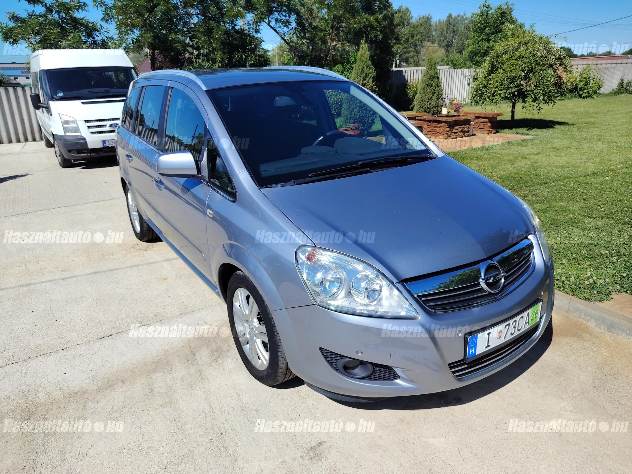 OPEL ZAFIRA B 2011/4 - 1