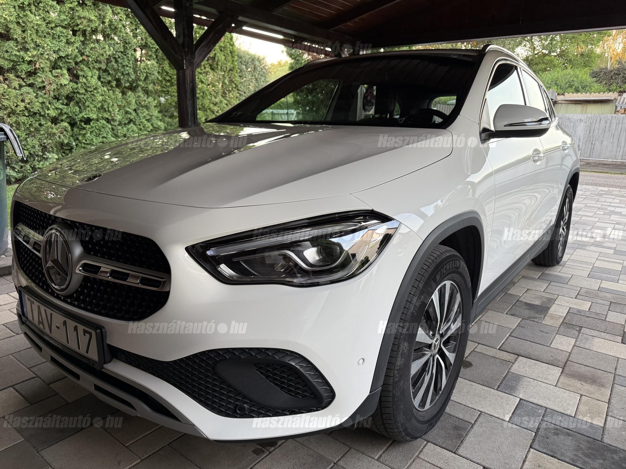 MERCEDES-BENZ GLA 180 2022/4 - 1