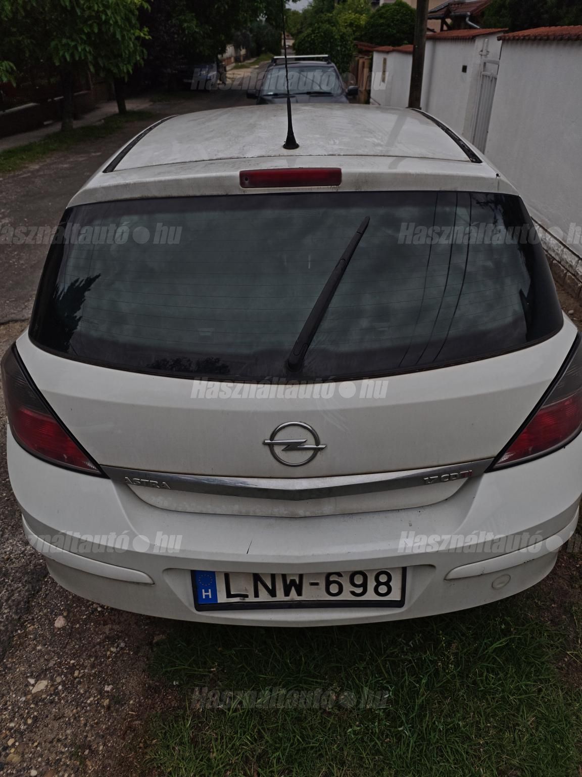 OPEL ASTRA H 2010 - 1