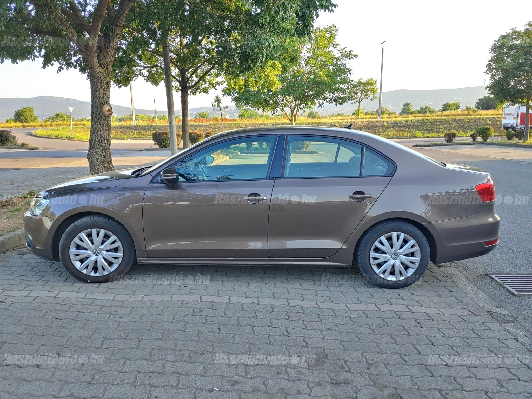 VOLKSWAGEN JETTA VI 2012/6 - 1