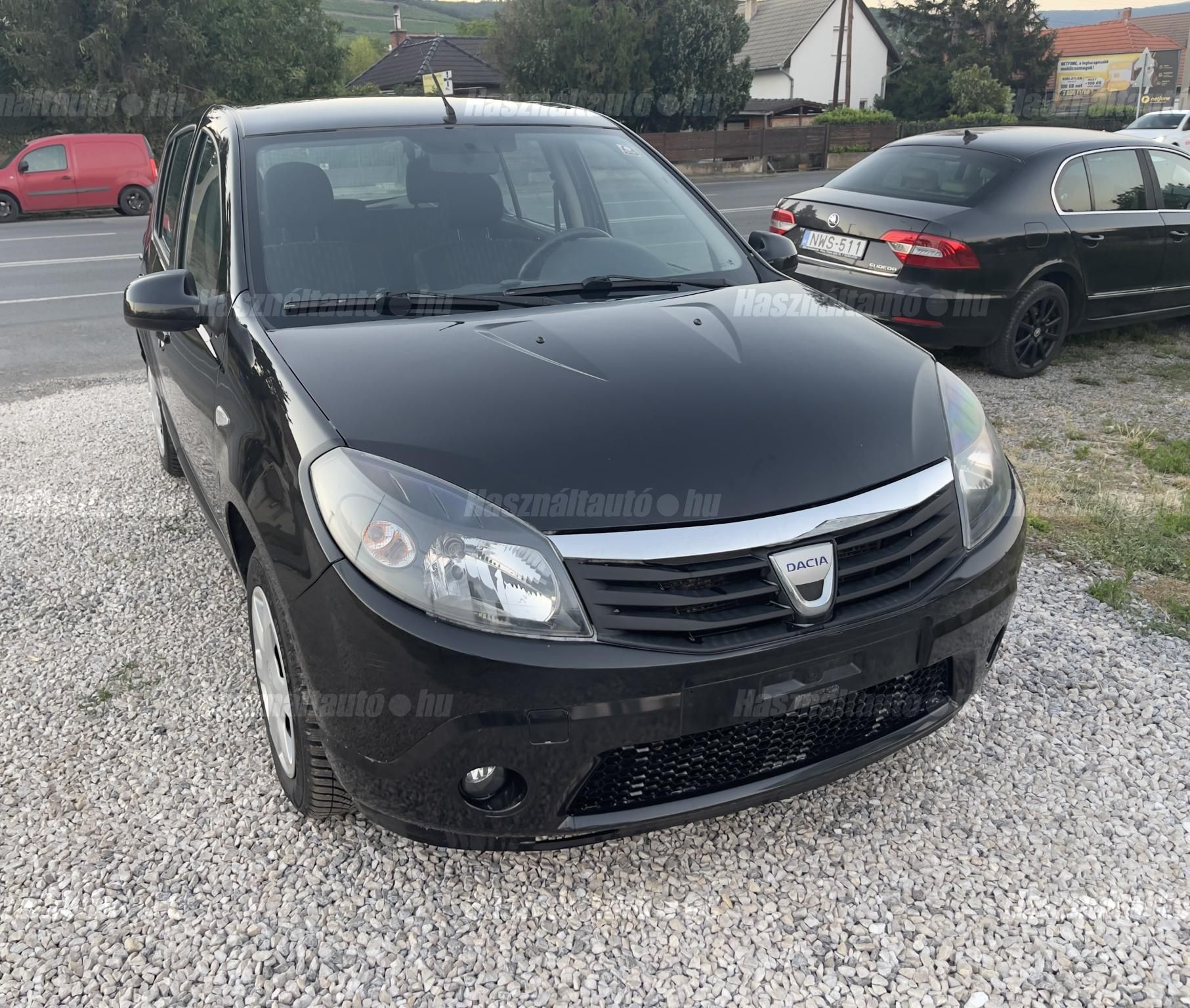 DACIA SANDERO 2011 - 1