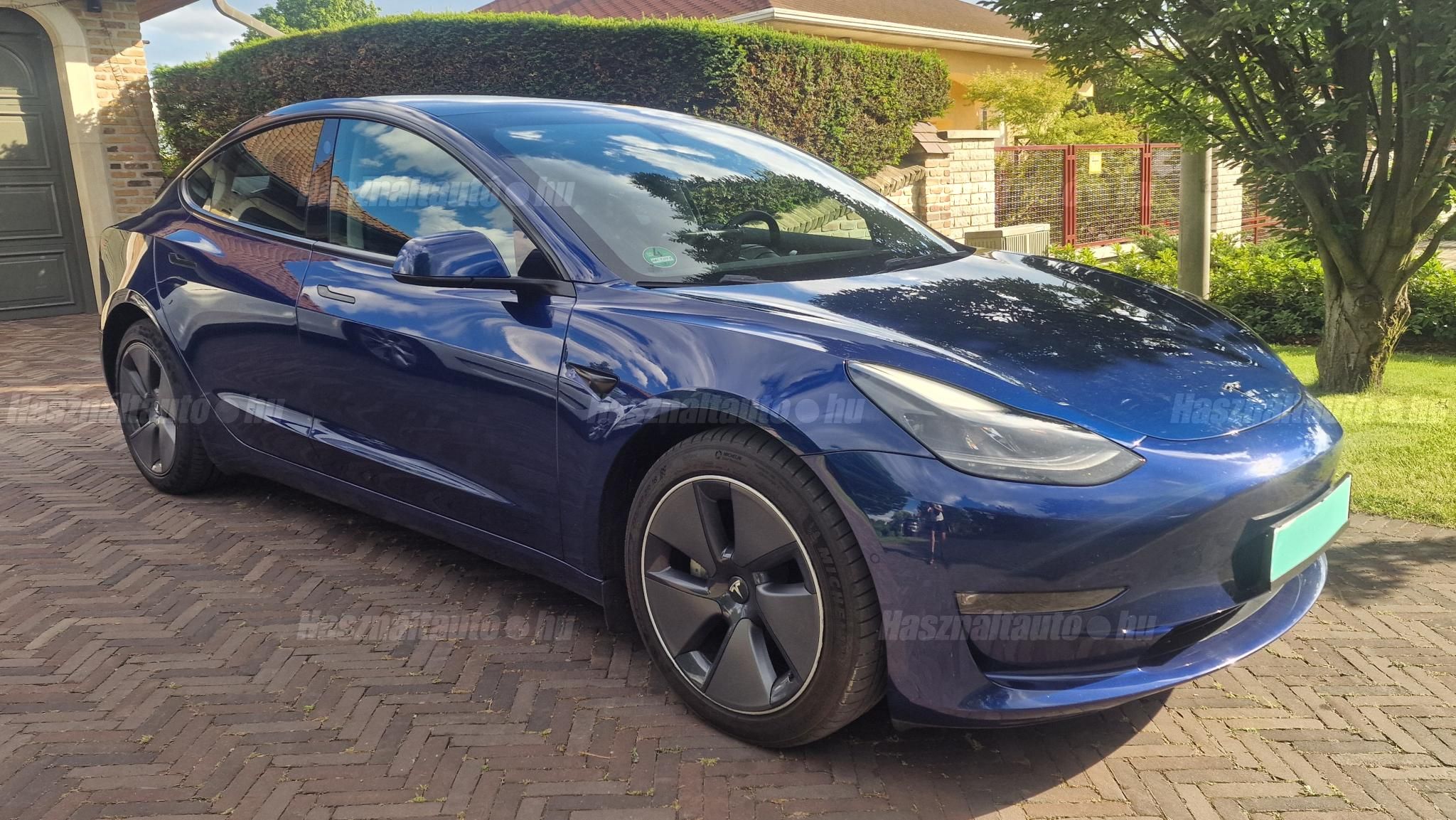 TESLA MODEL 3 2022/3 - 1