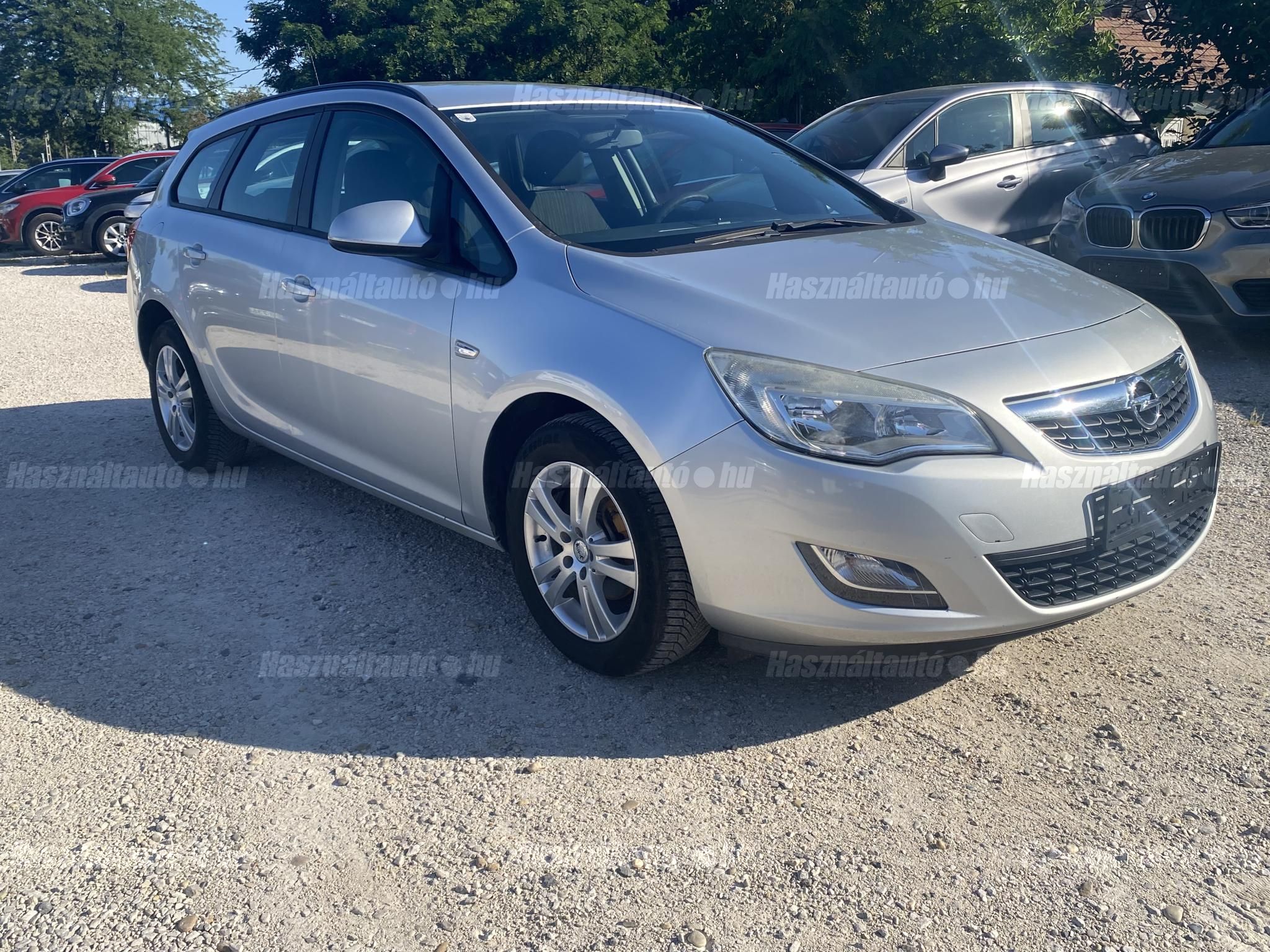OPEL ASTRA J 2011/11 - 1