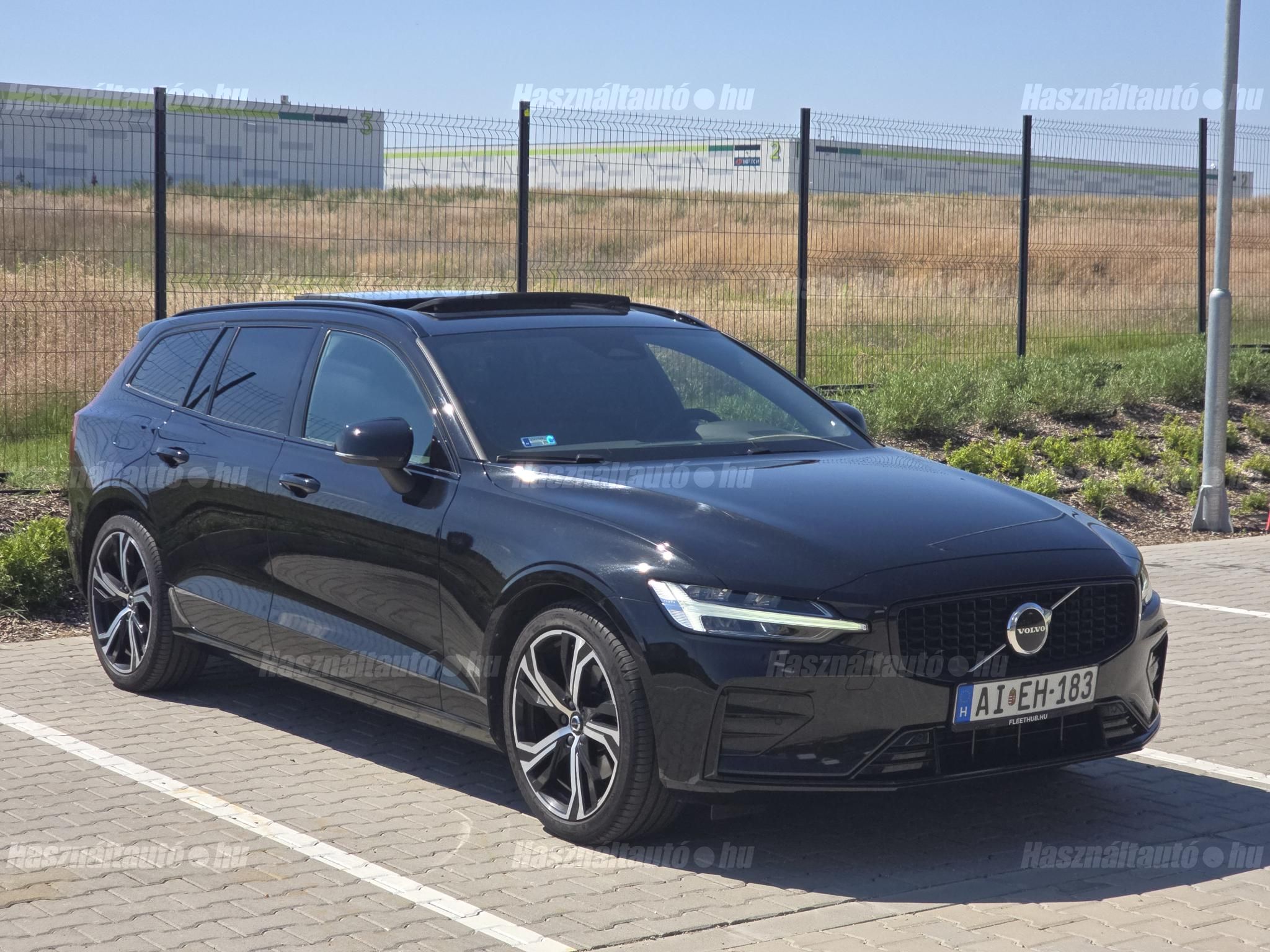 VOLVO V60 2023/3 - 1
