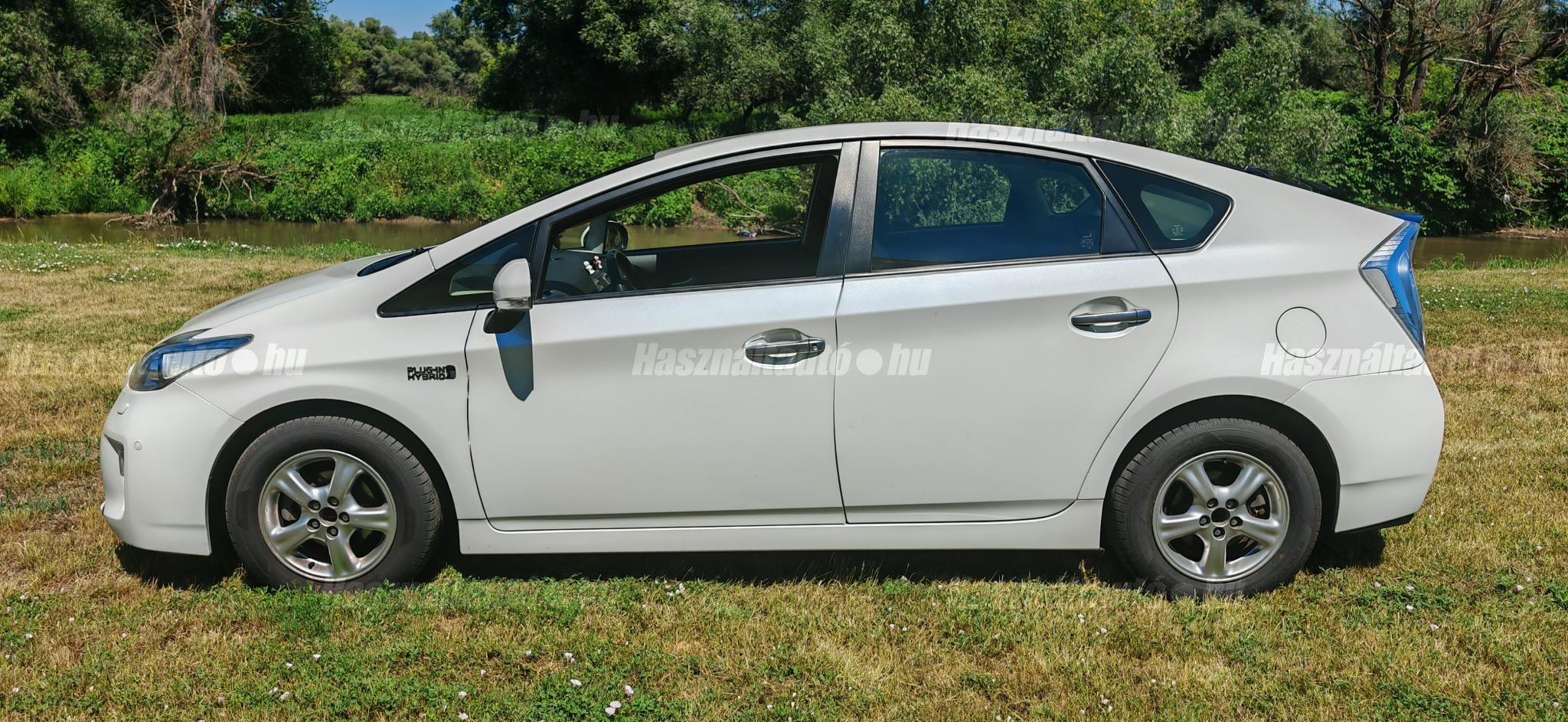 TOYOTA PRIUS PLUG-IN 2013/4 - 1