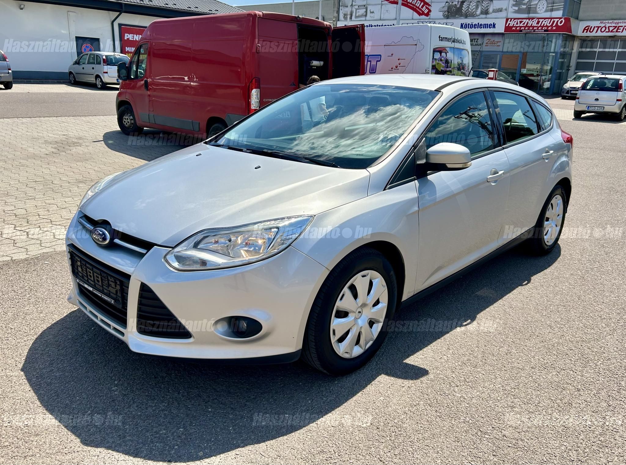 FORD FOCUS 2011/6 - 1